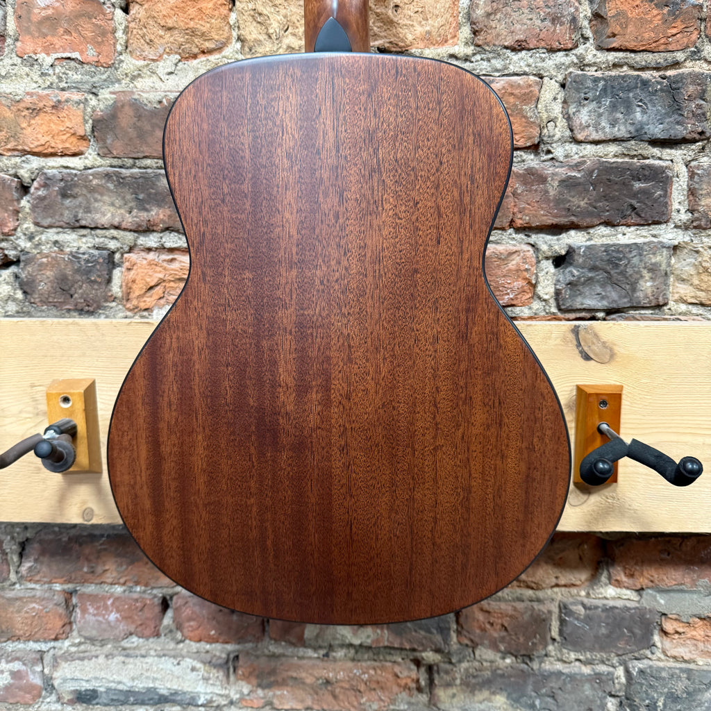 Adam Black O-2 Travel Guitar plus bag