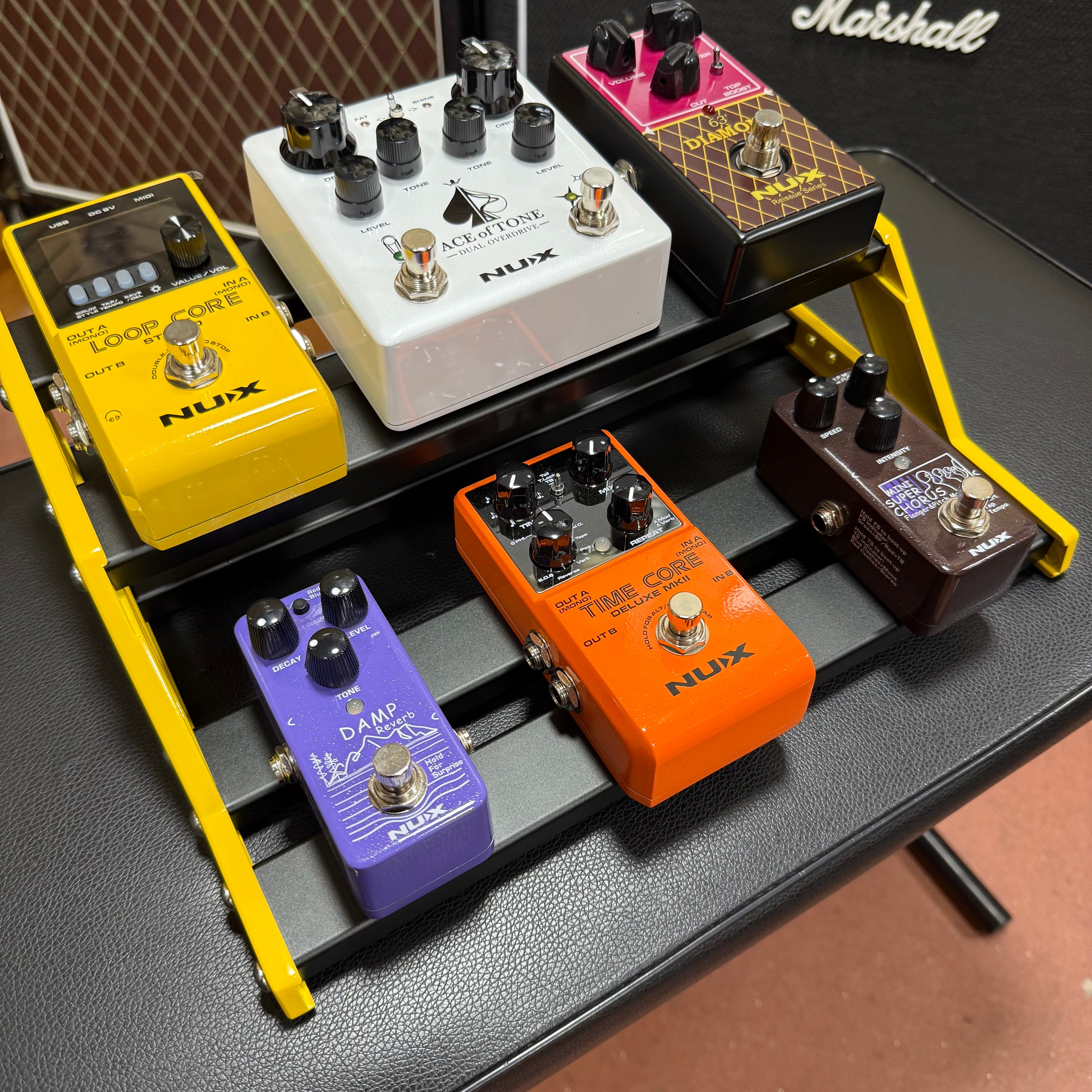 NuX Bumblebee Small Pedalboard