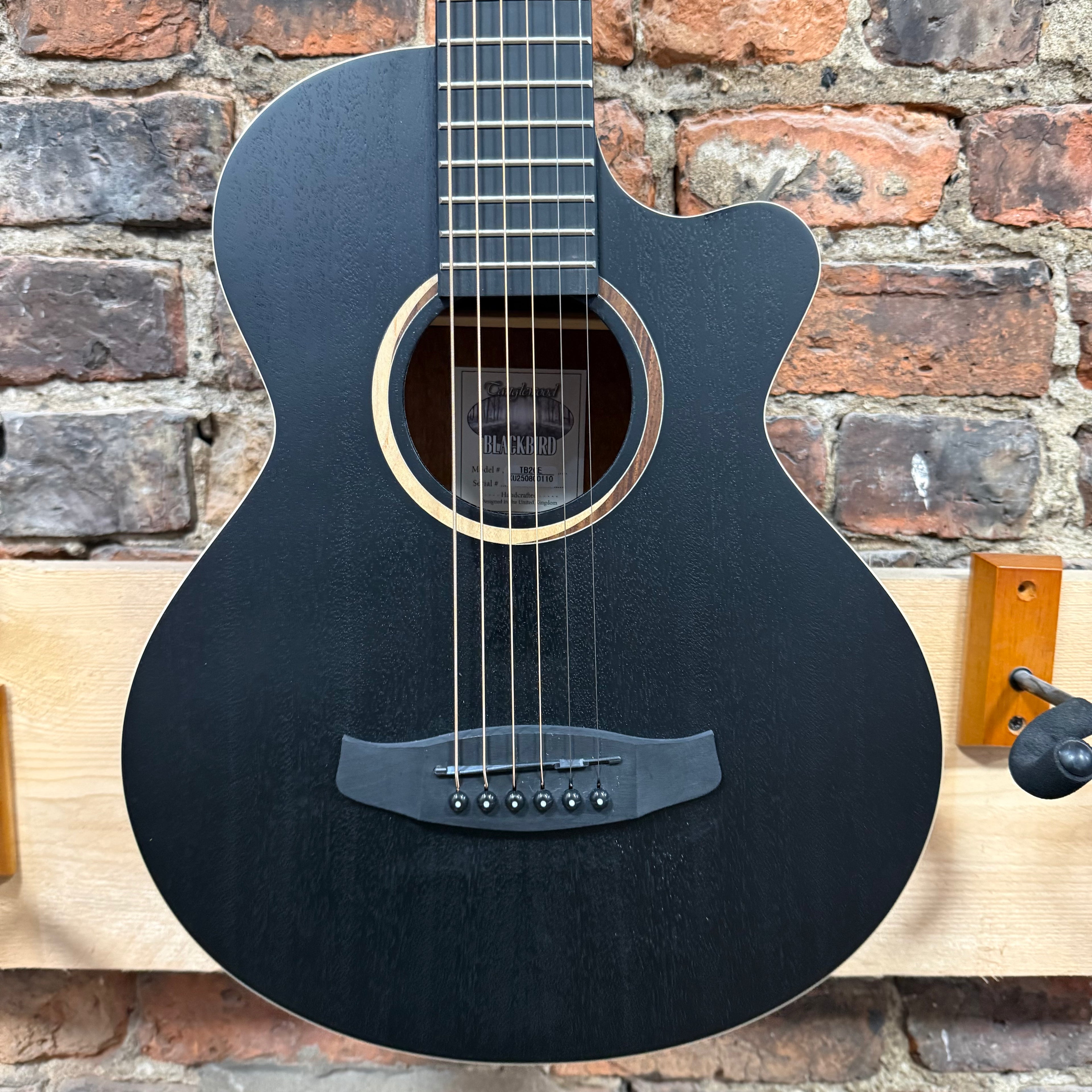 Tanglewood Blackbird Travel Guitar TB2CE