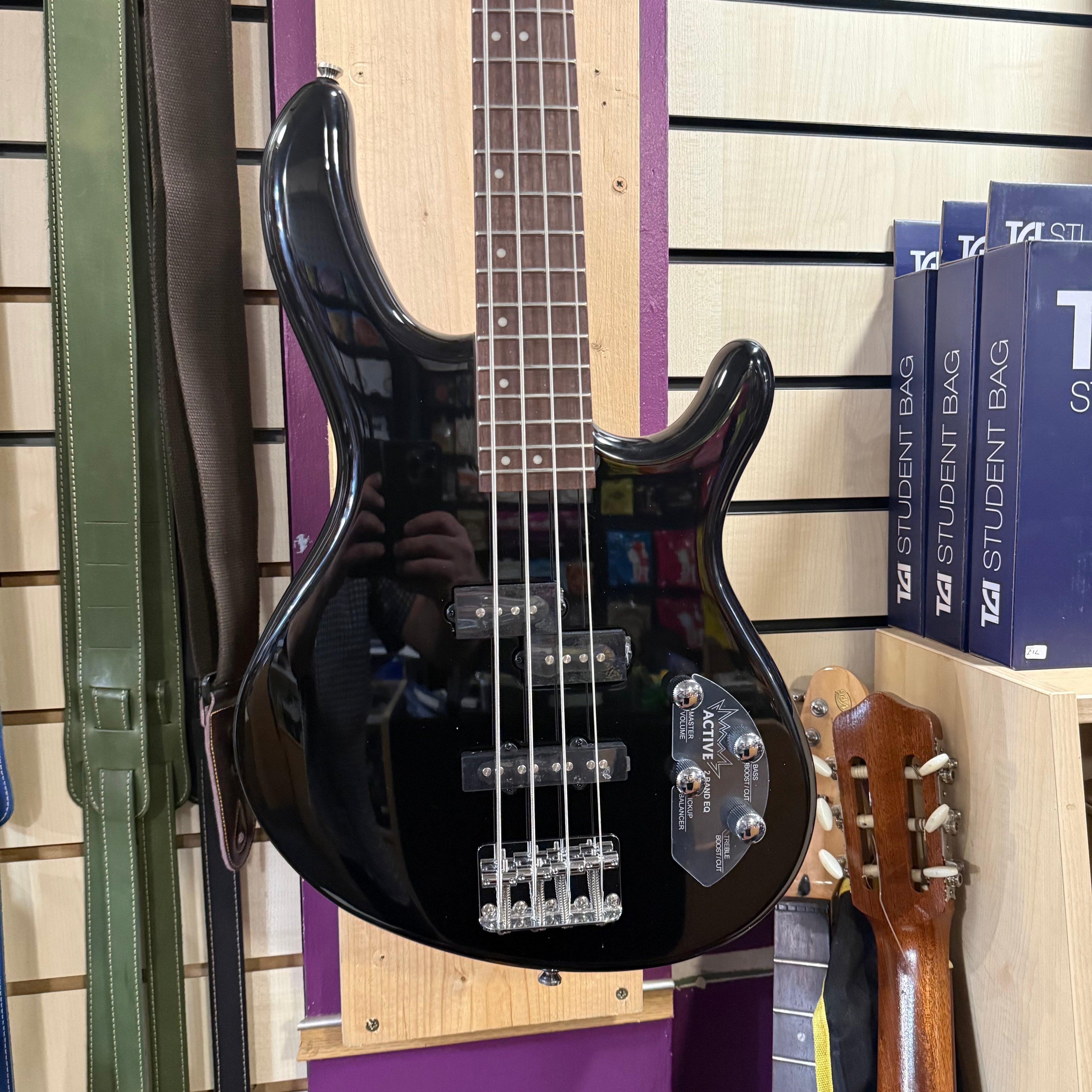 Cort Action Bass Plus BK