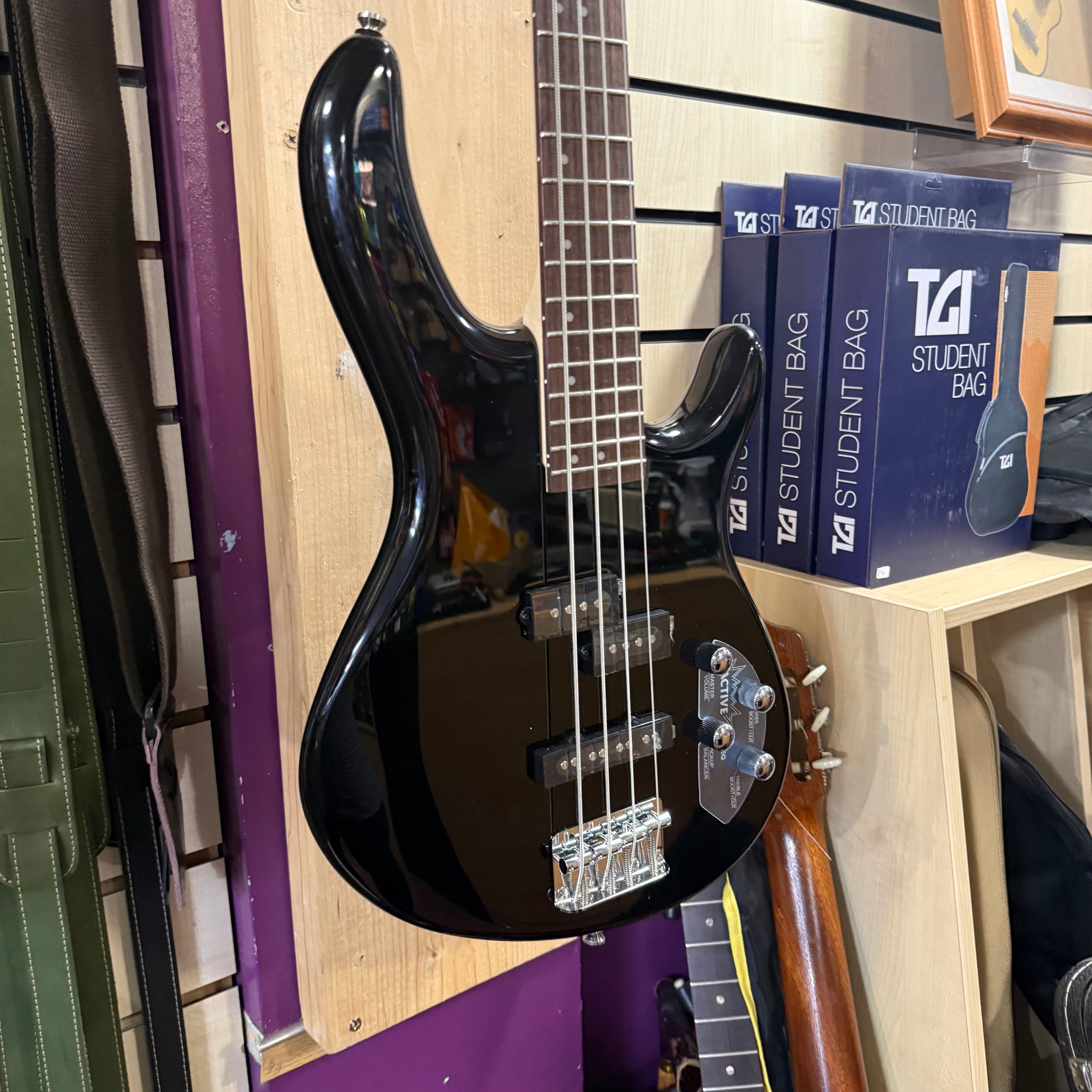 Cort Action Bass Plus BK