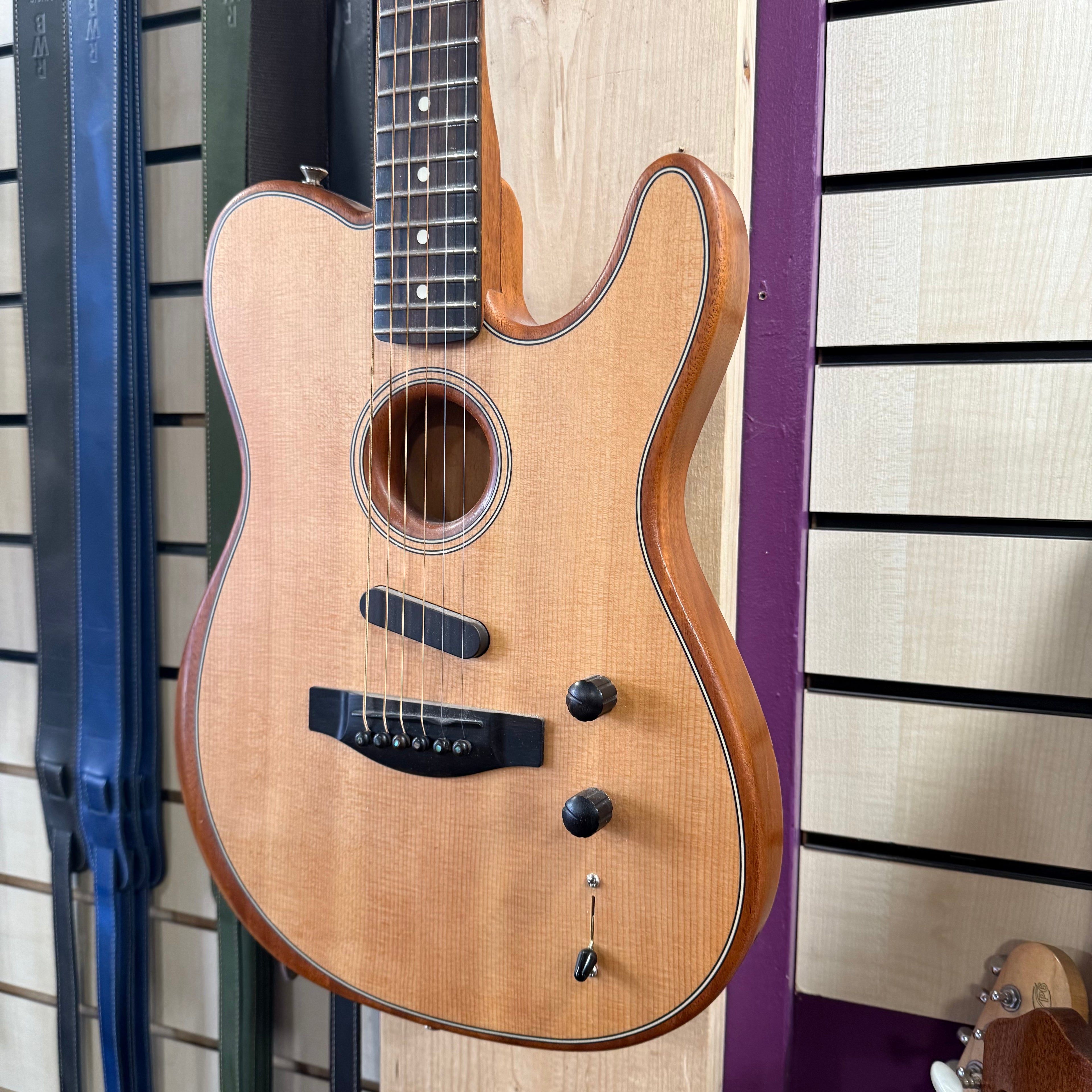 Fender Acoustasonic Pre-Loved