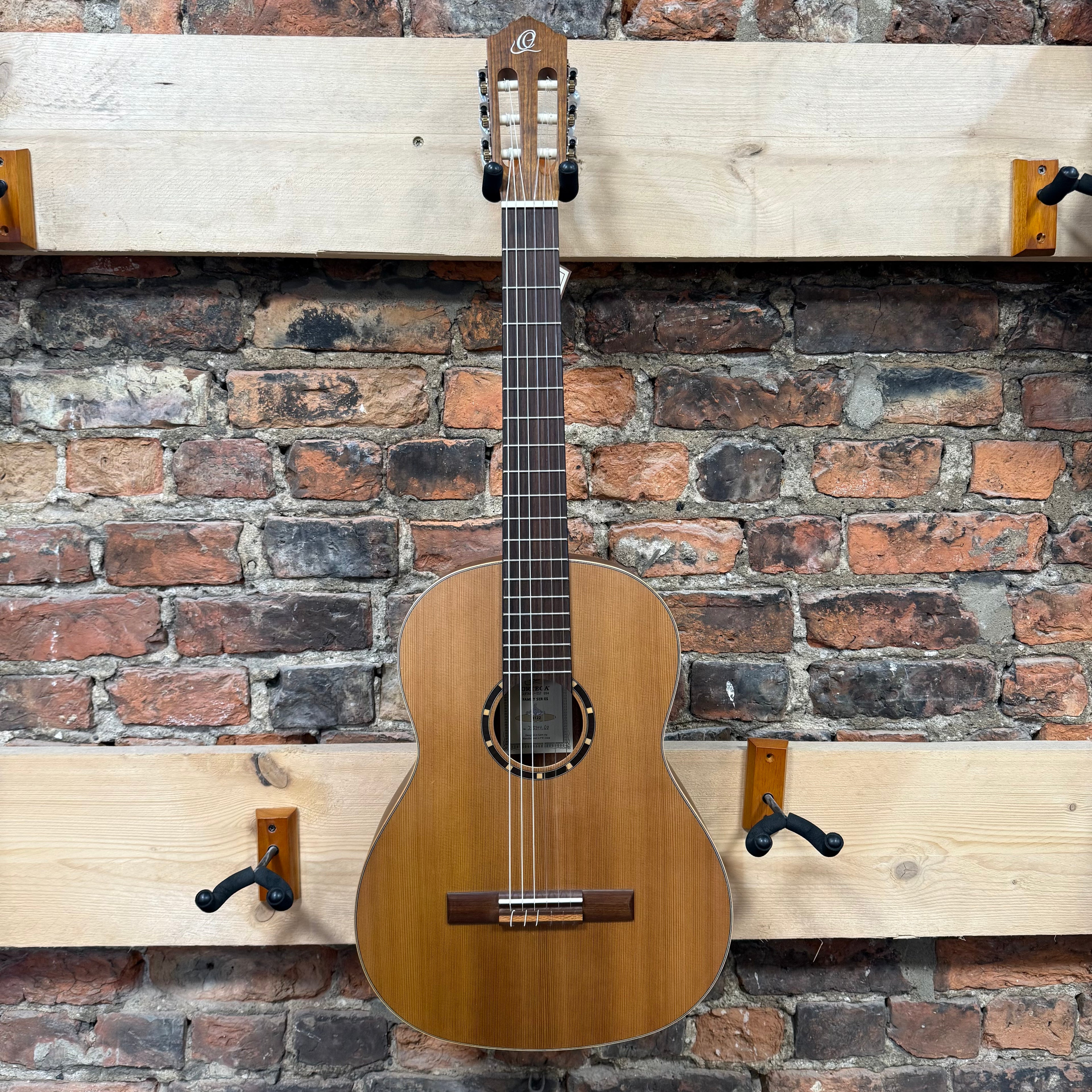 Ortega R122