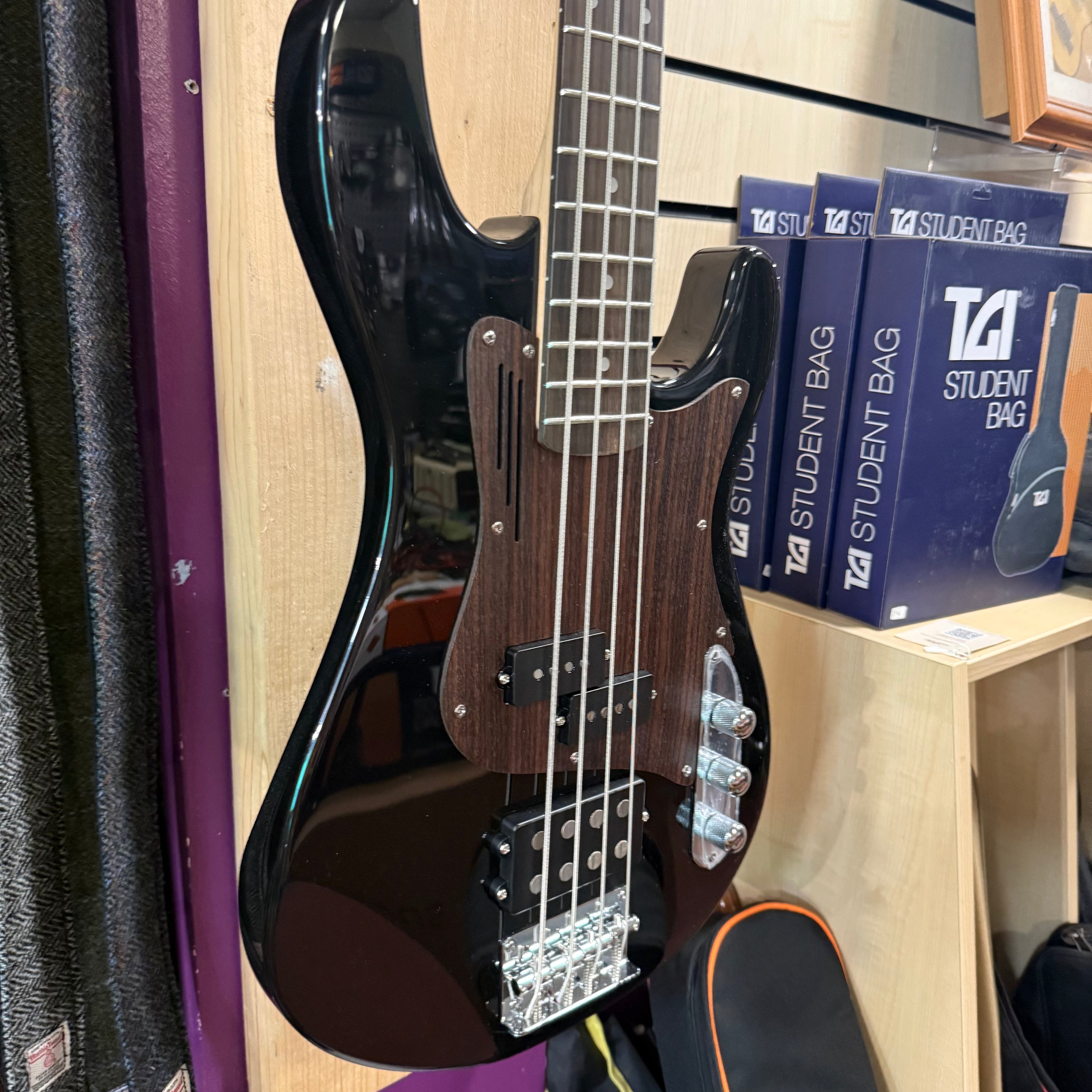 Magneto Topaz Bass TB1400