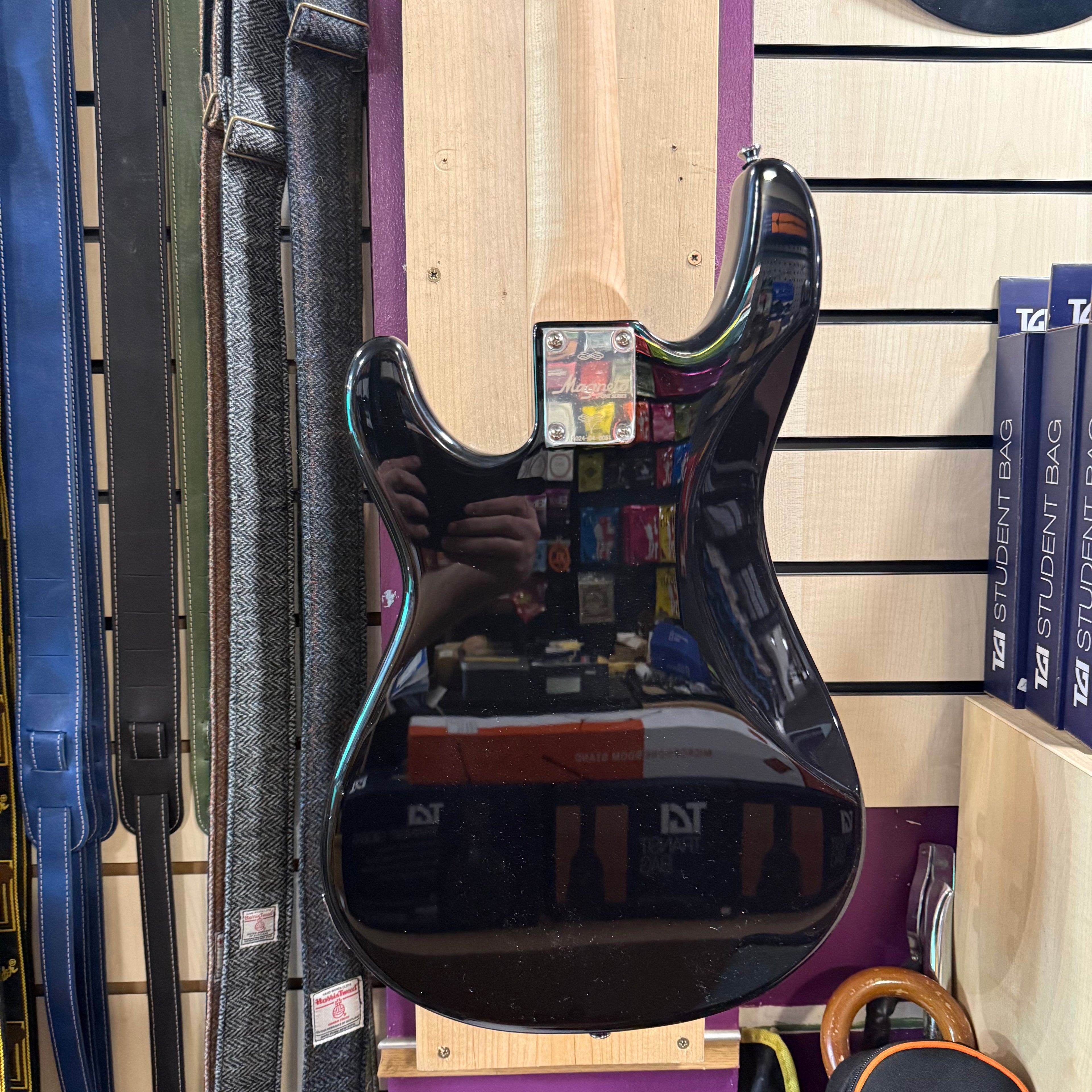 Magneto Topaz Bass TB1400