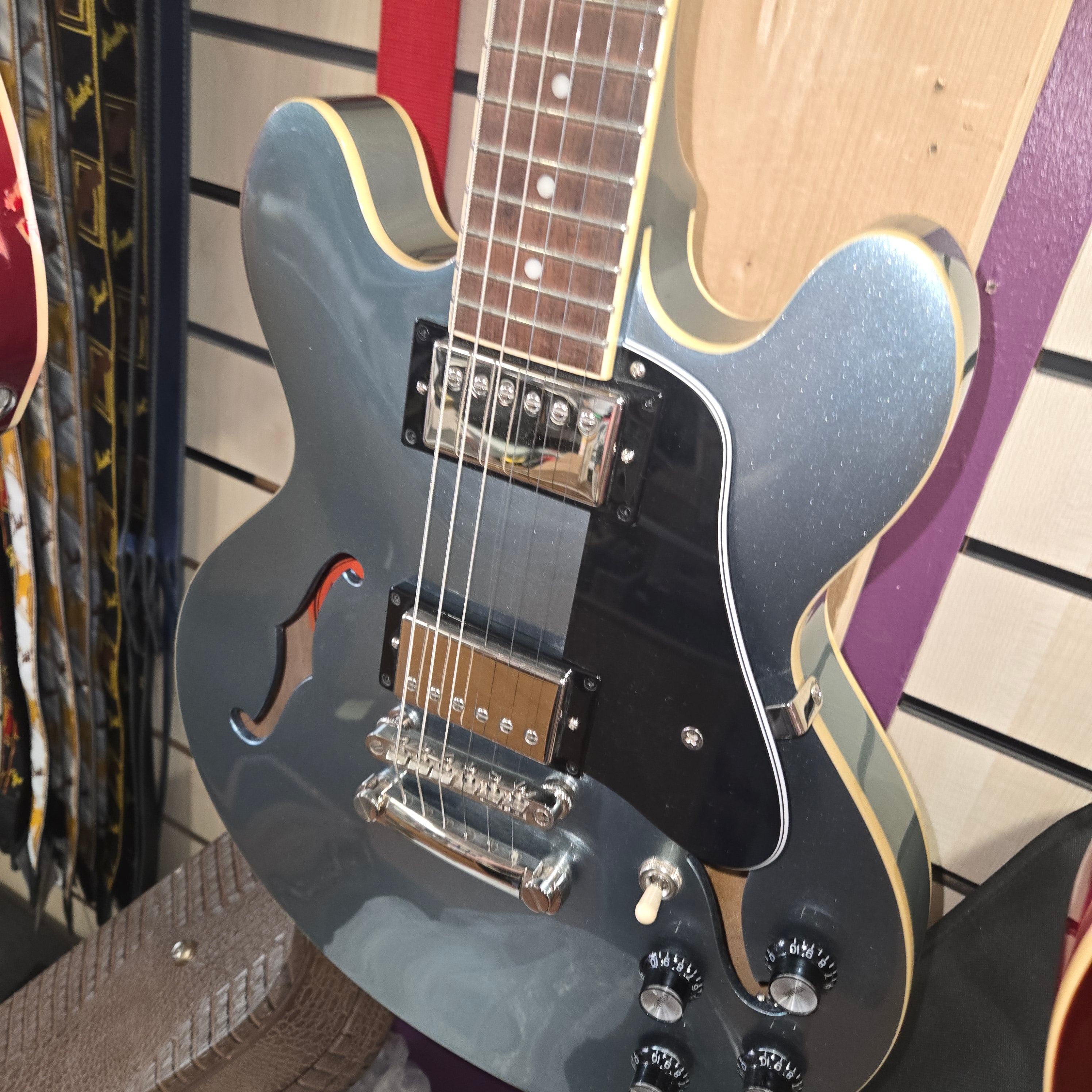 Pre loved Epiphone ES339