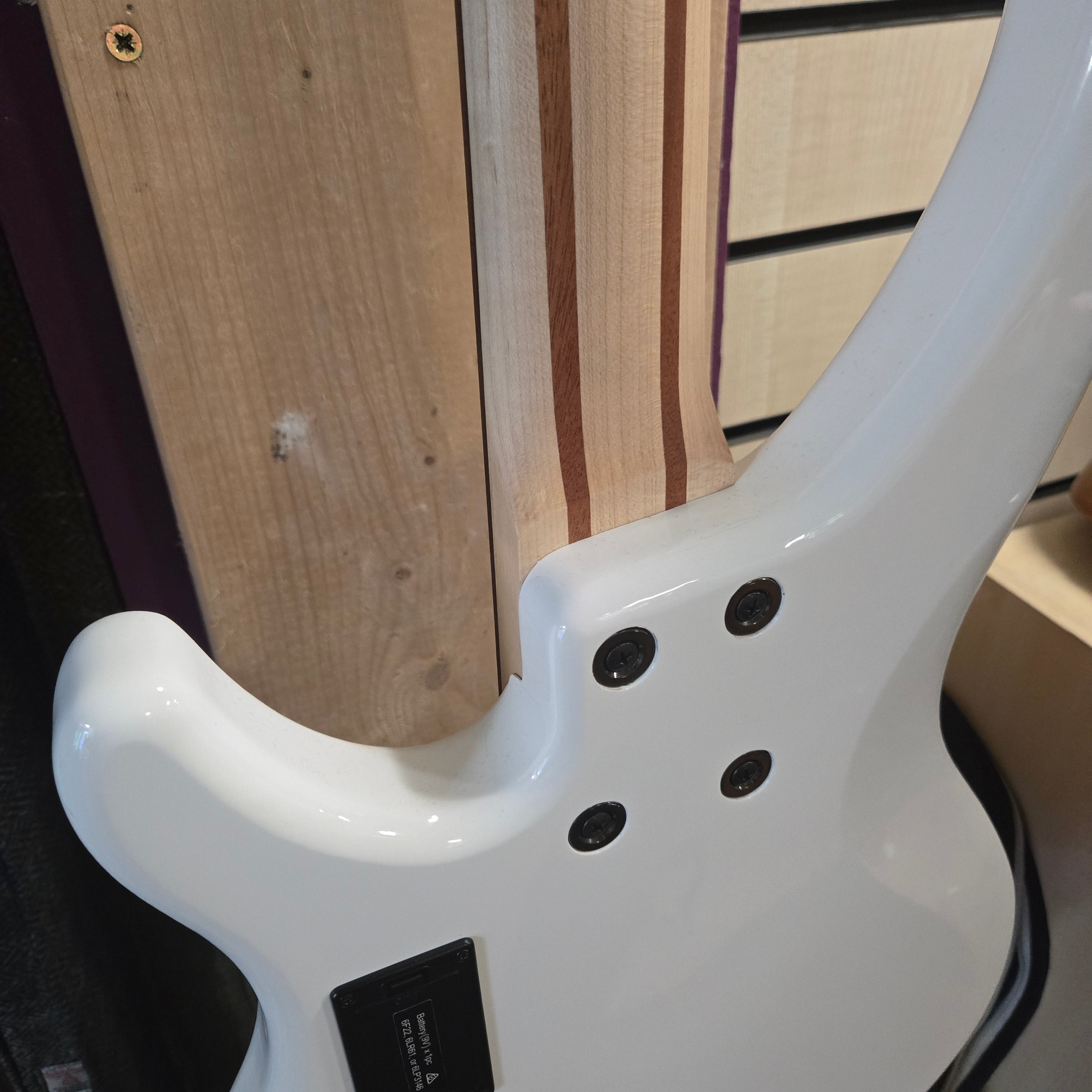 Pre loved Yamaha TRBX304