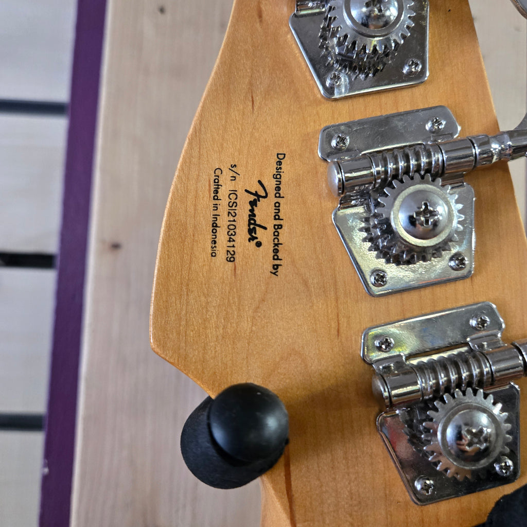 Pre loved Squire by Fender Jazz Bass 2021