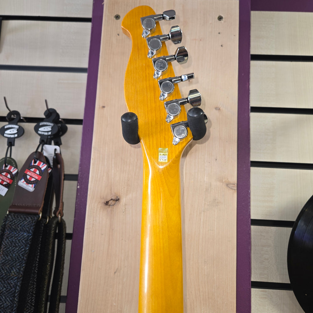 Pre loved Leo Jaymes guitar