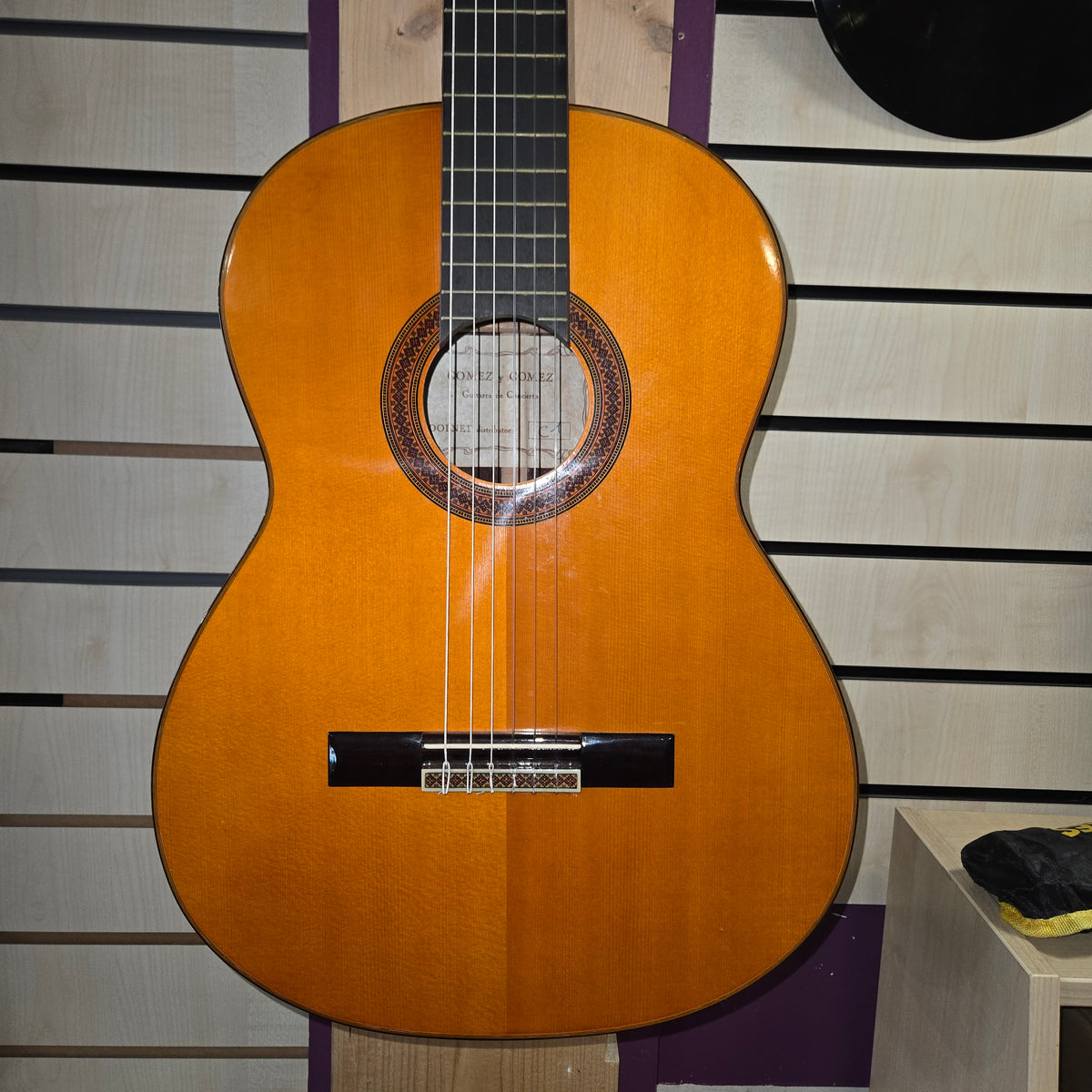 Pre loved Gomez y Gomez C1