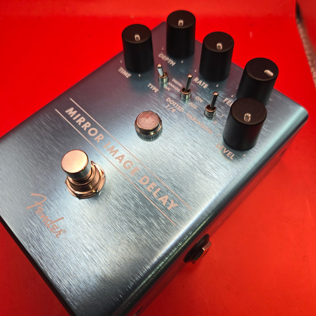 Fender Mirror Image Delay