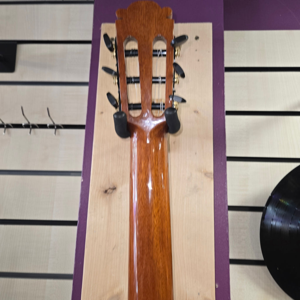 Pre loved Gomez y Gomez C1