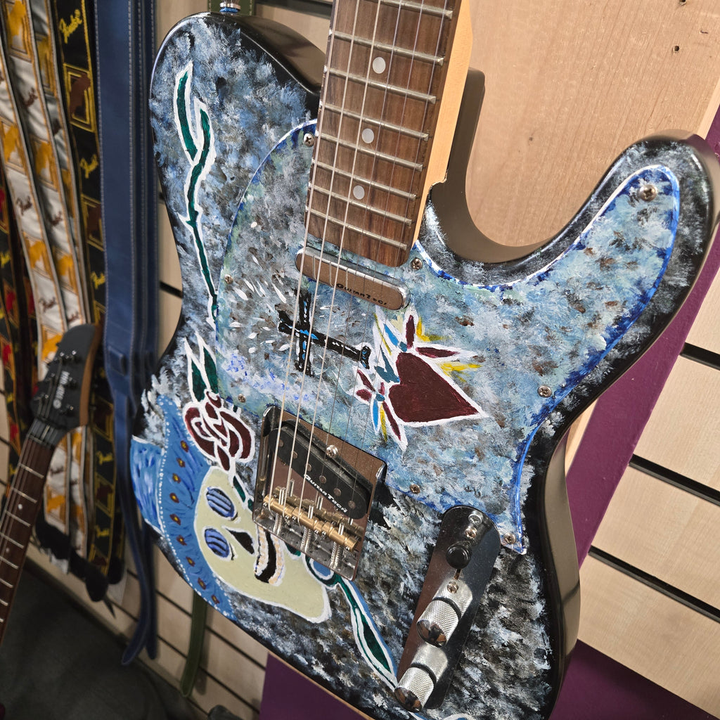Pre loved NOT A FENDER Art Guitar