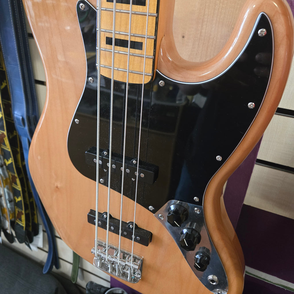 Pre loved Squire by Fender Jazz Bass 2021