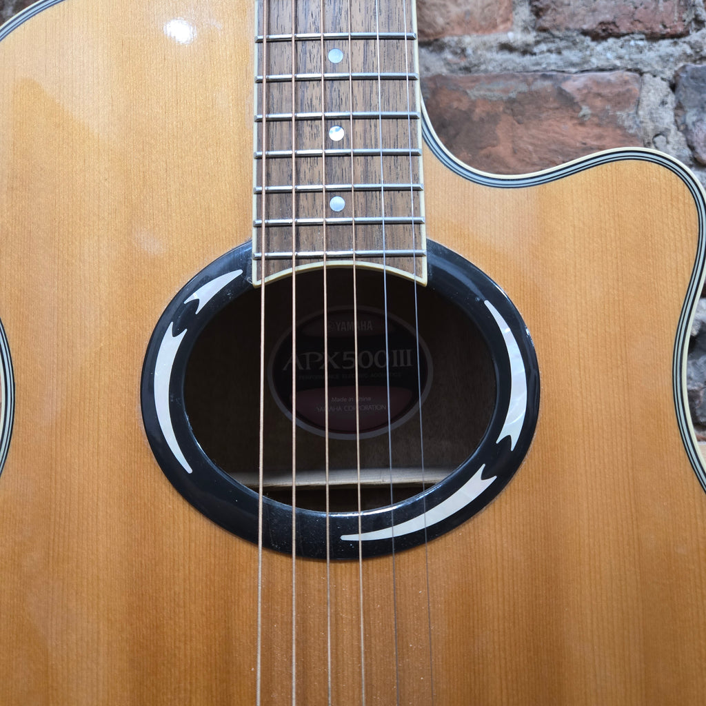 Pre loved Yamaha  APX500iii