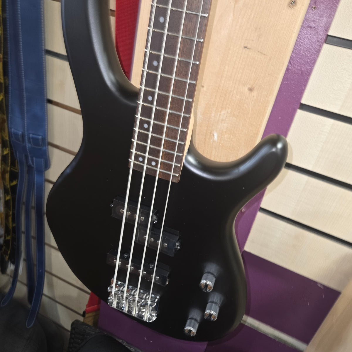 Cort Action PJ OPB