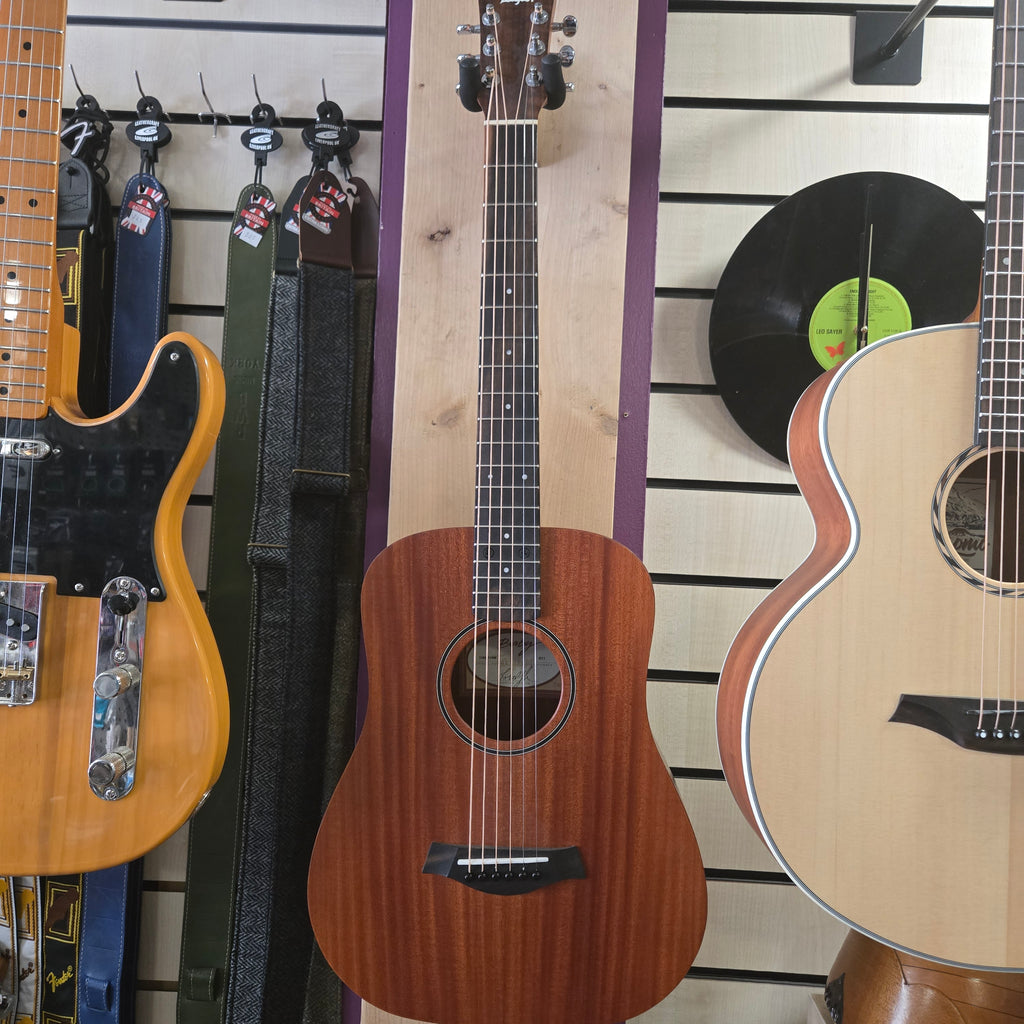 Pre loved Baby Taylor BT2