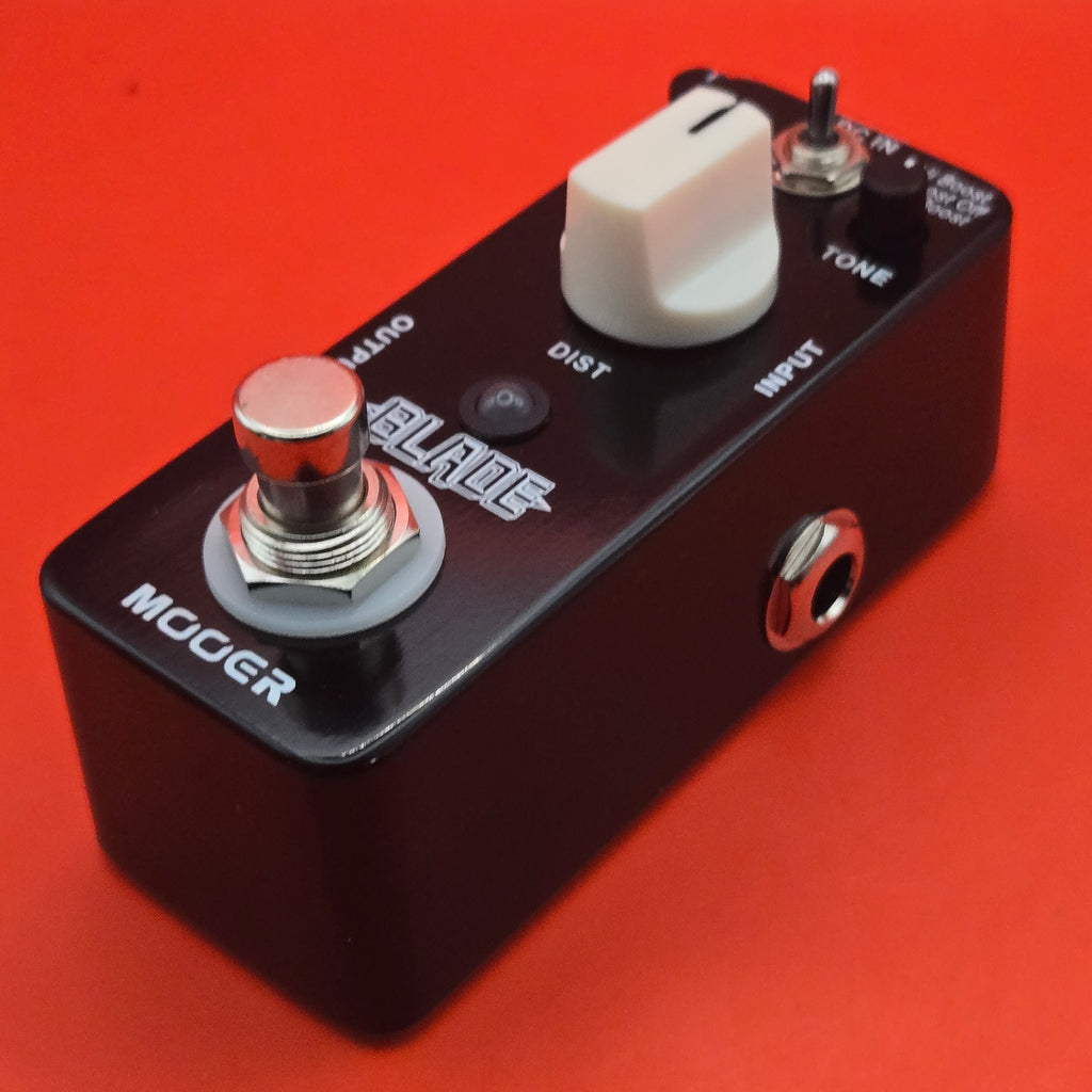 Mooer Blade Distortion pedal