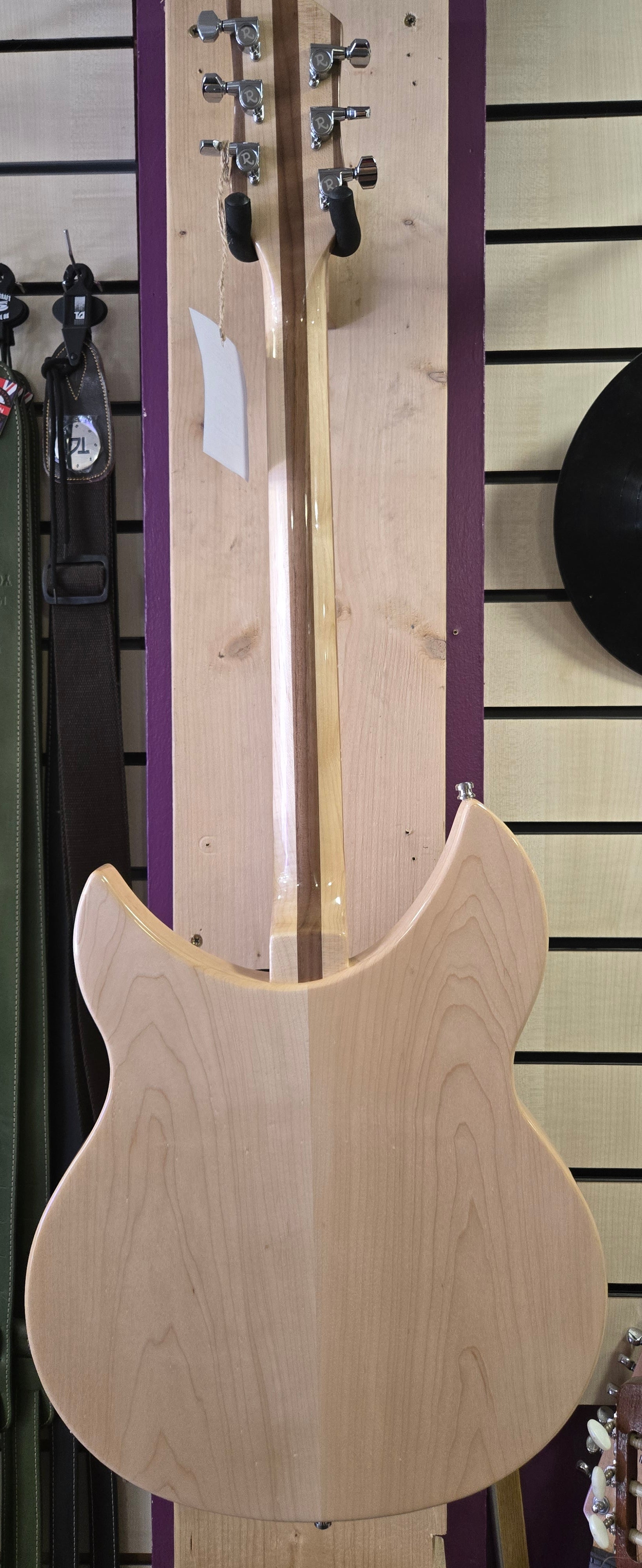 Rickenbacker 330 Mapleglo (B Stock) 2025