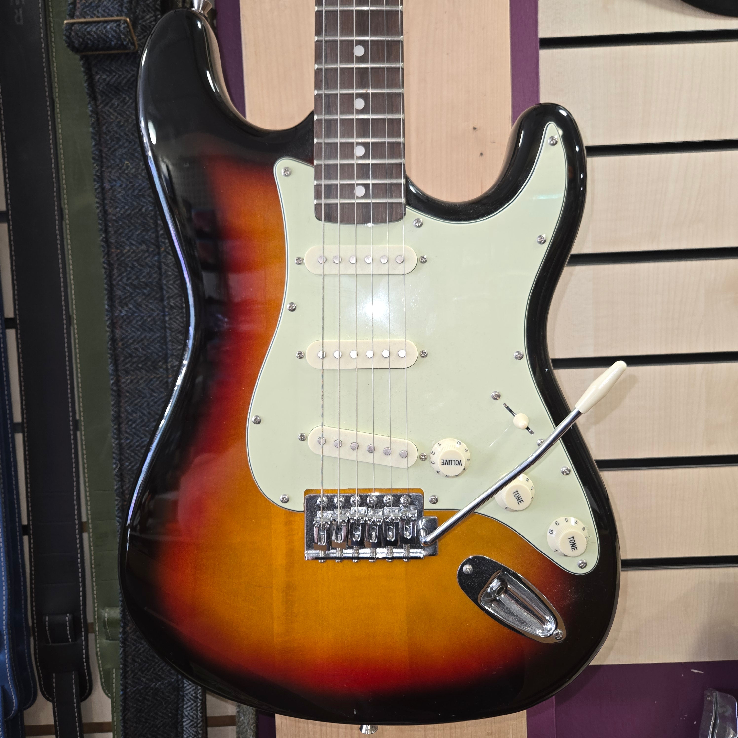 Pre loved SX Strat Style
