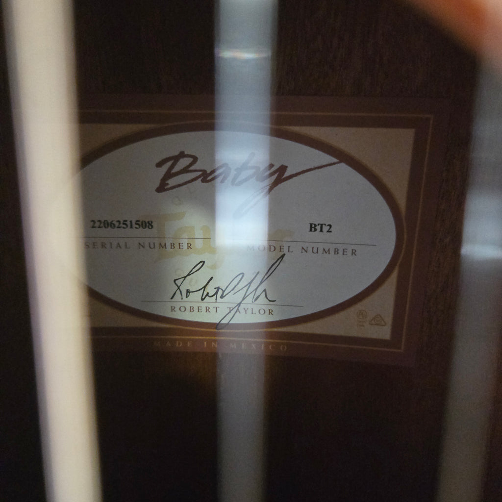 Pre loved Baby Taylor BT2