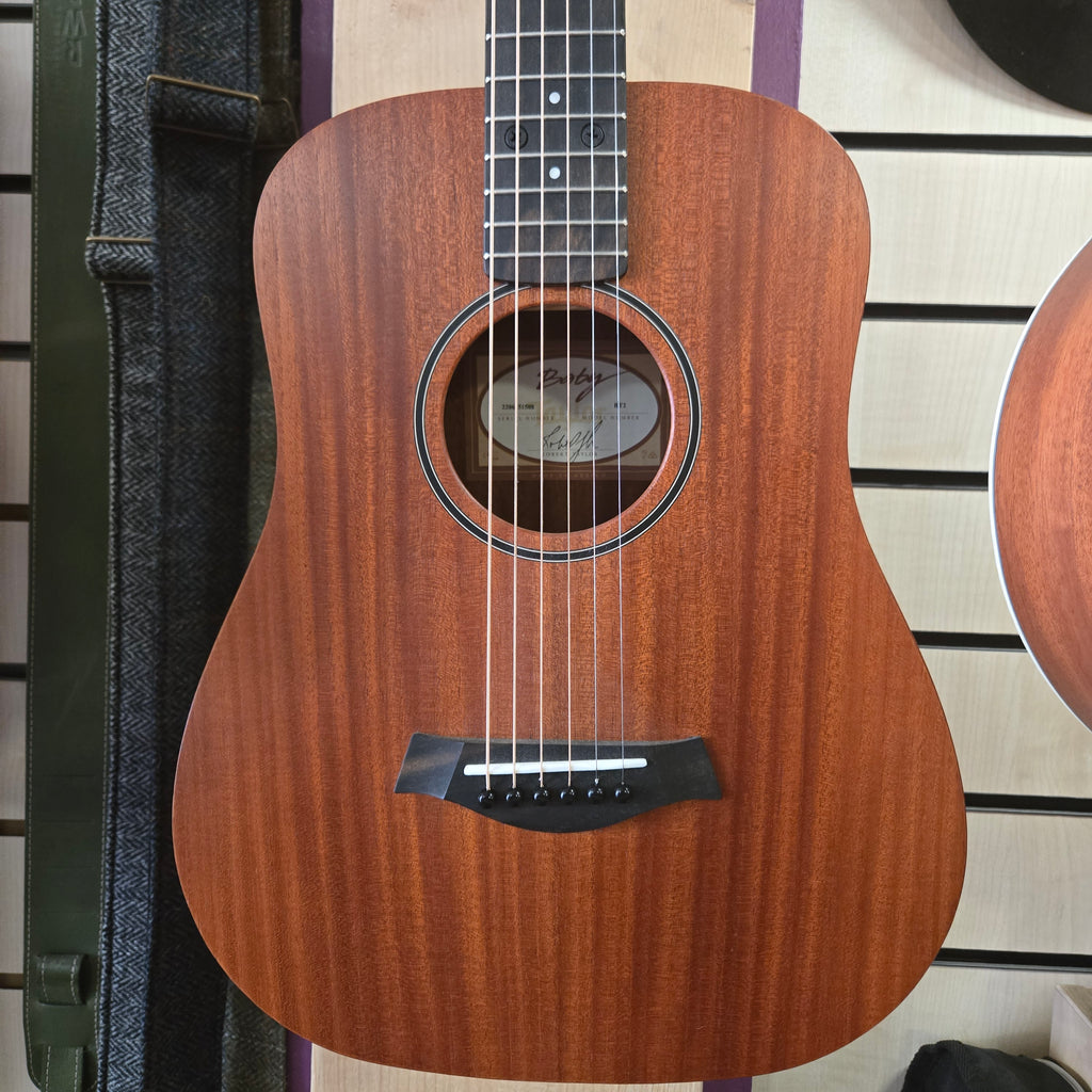 Pre loved Baby Taylor BT2
