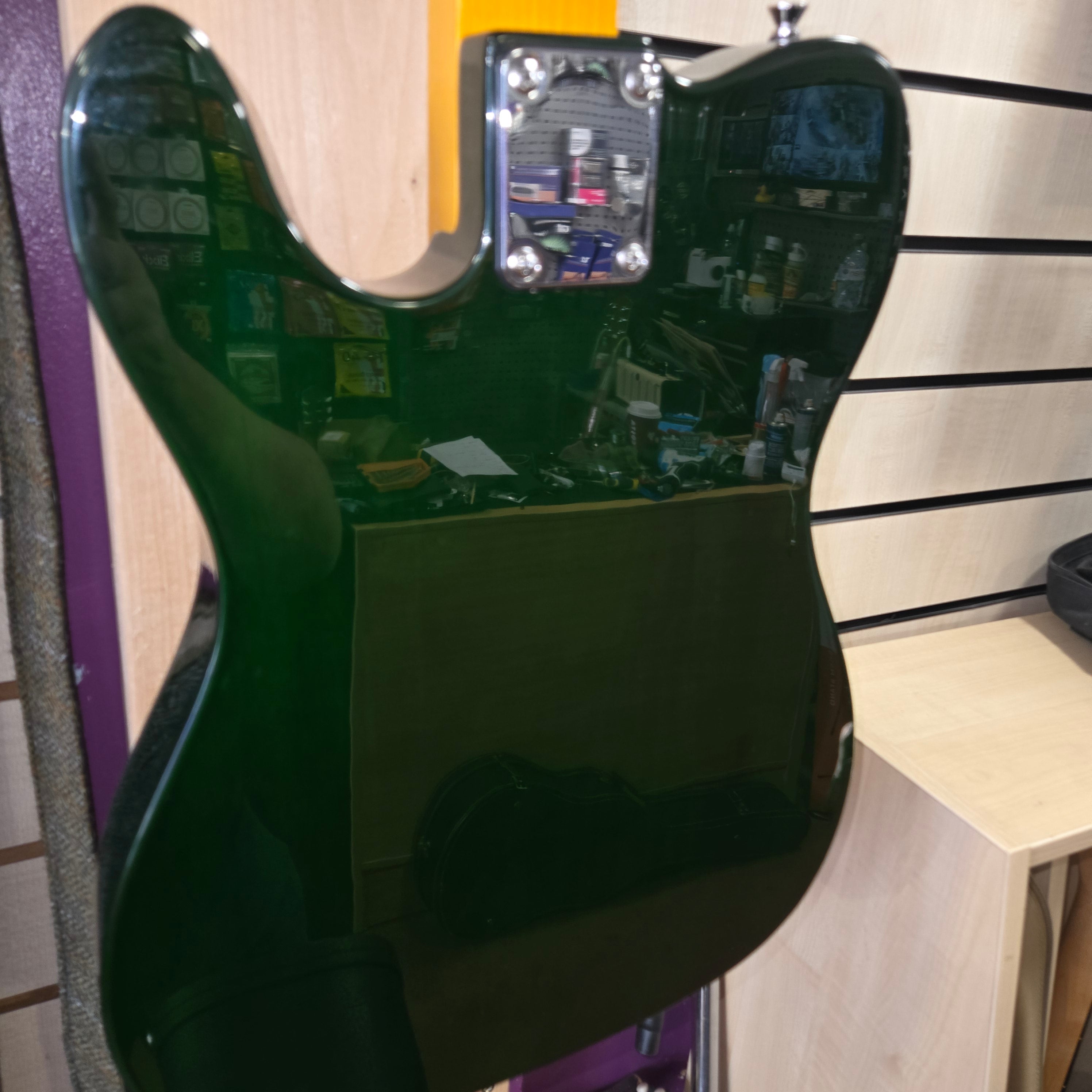 Pre loved Leo Jaymes guitar