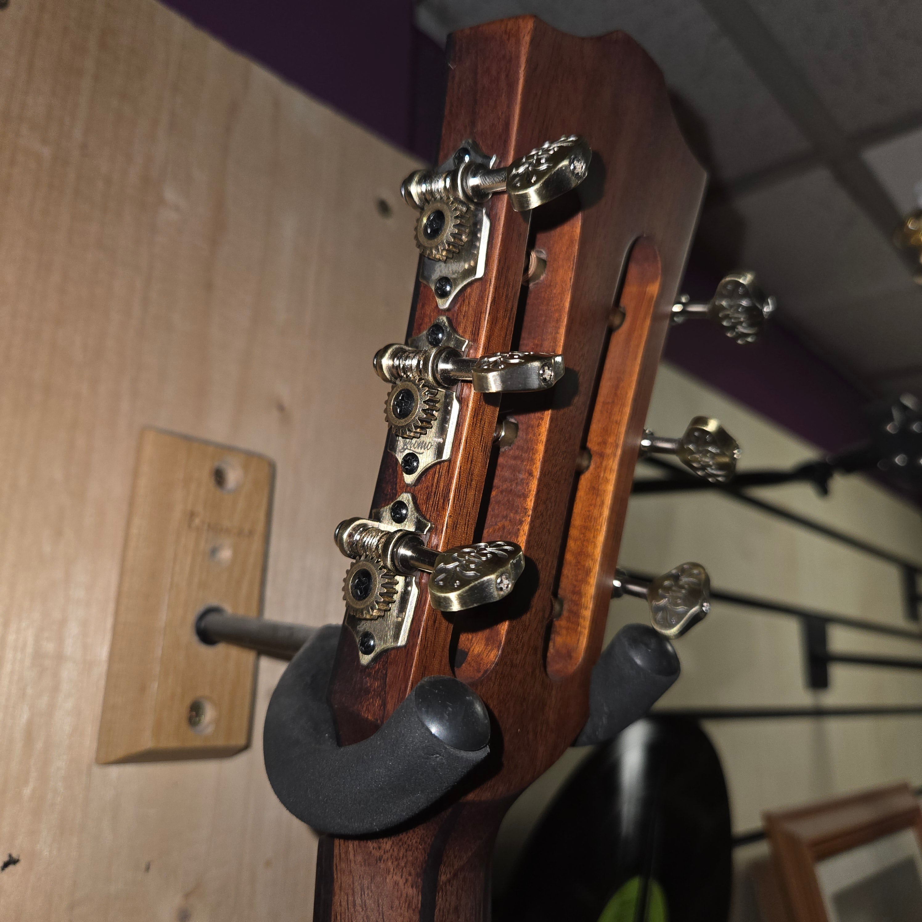 Bromo BAR6H Parlour Guitar All Solid