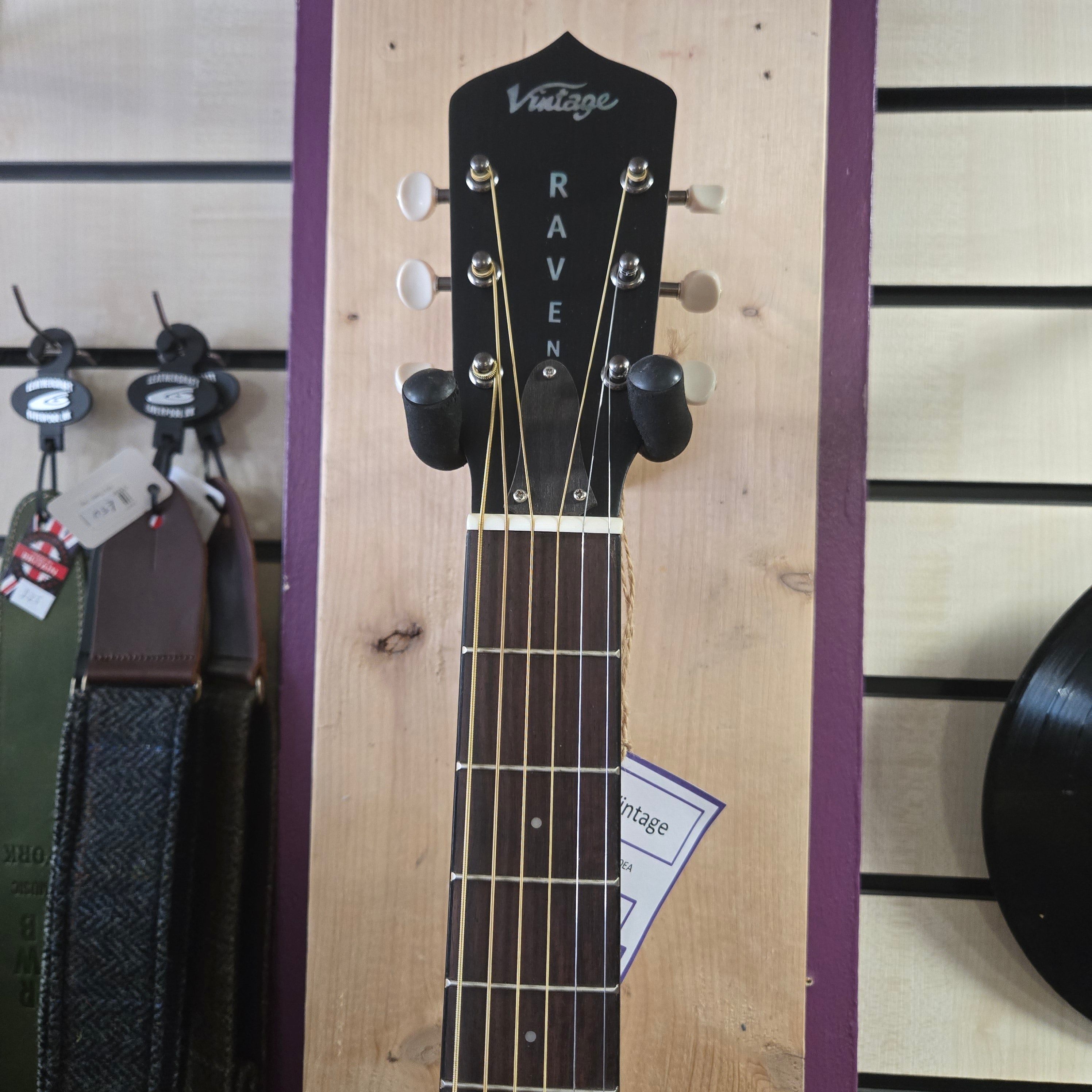 Vintage VRA900EA The Raven