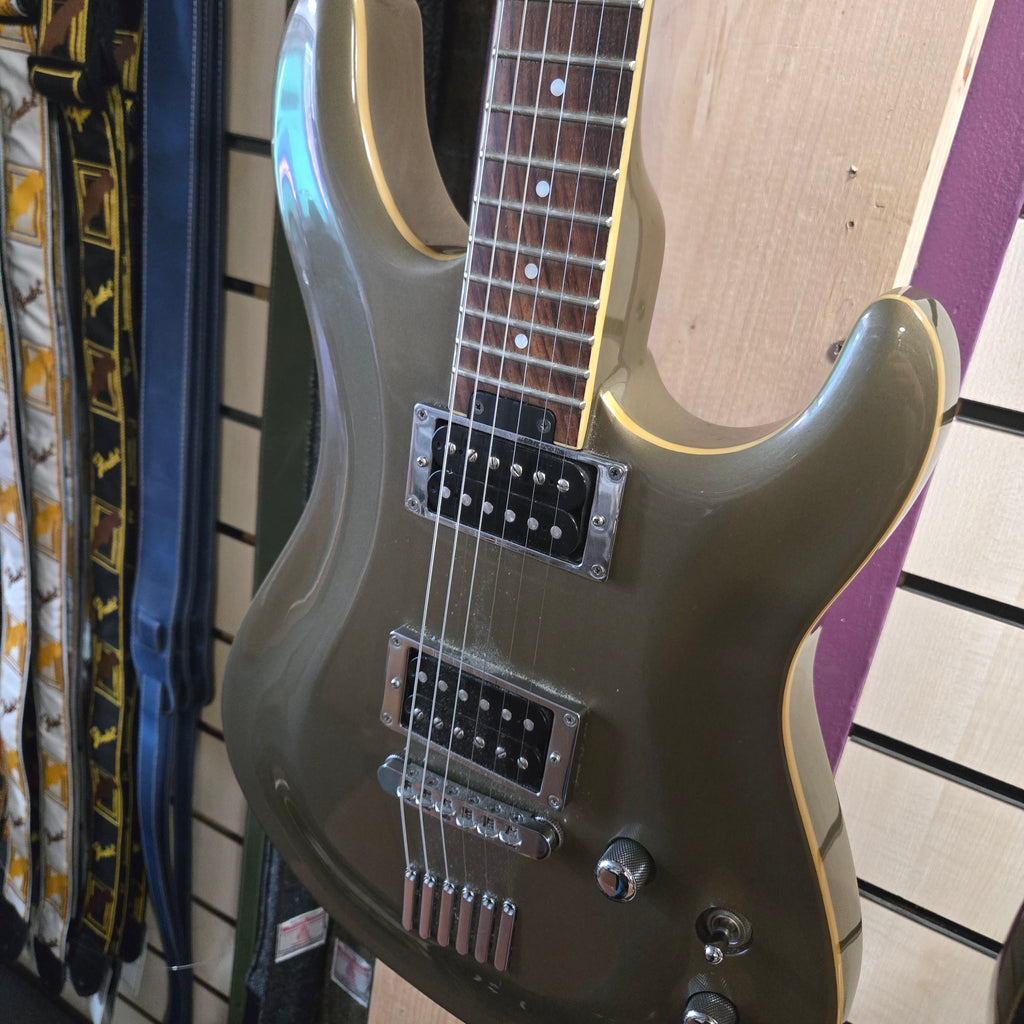 Pre loved Yamaha RGX320FZ
