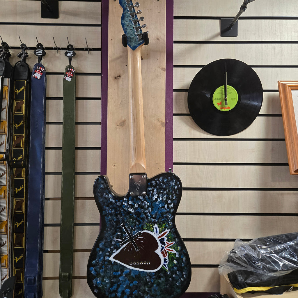 Pre loved NOT A FENDER Art Guitar