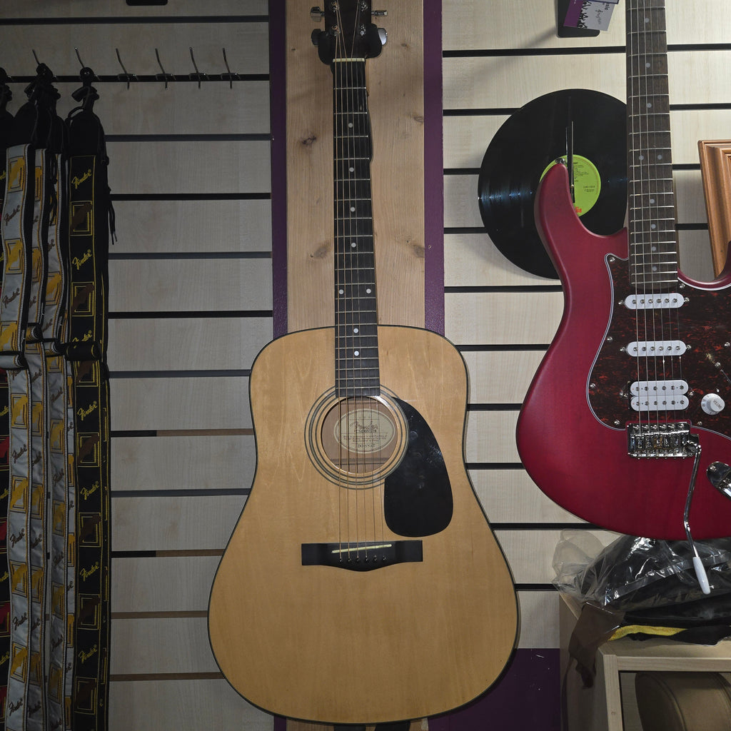 Pre loved Fender DG5 NAT