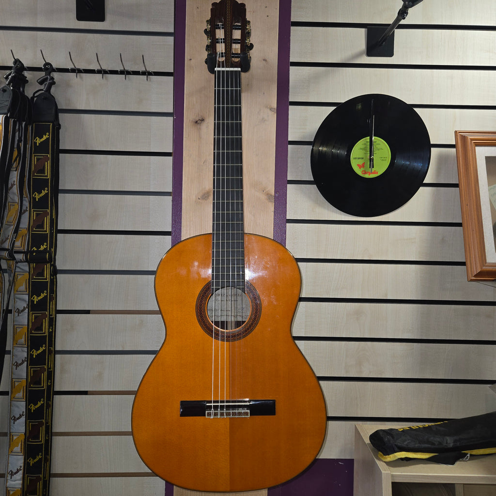 Pre loved Gomez y Gomez C1