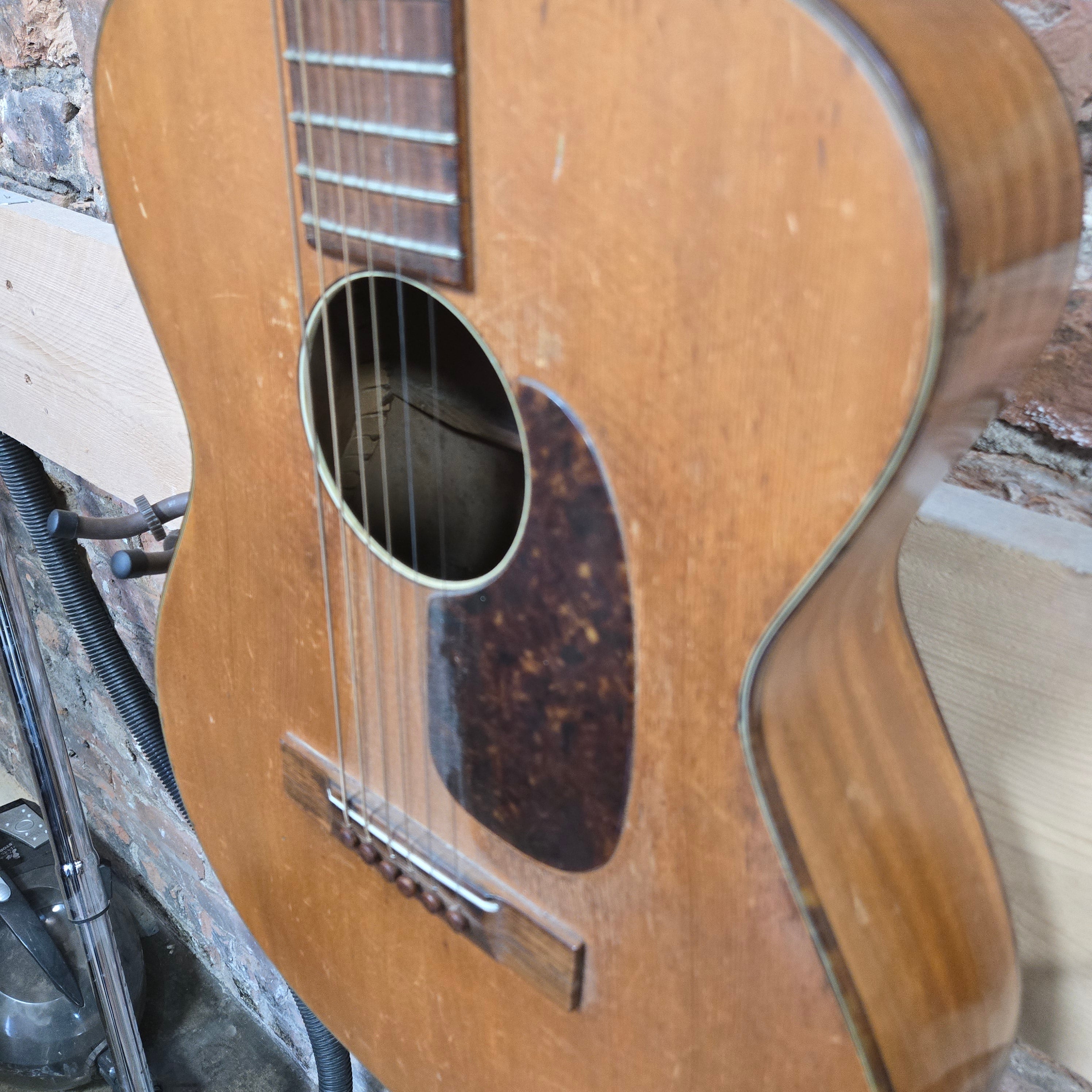 Pre loved Harmony H162 (1957/8?)