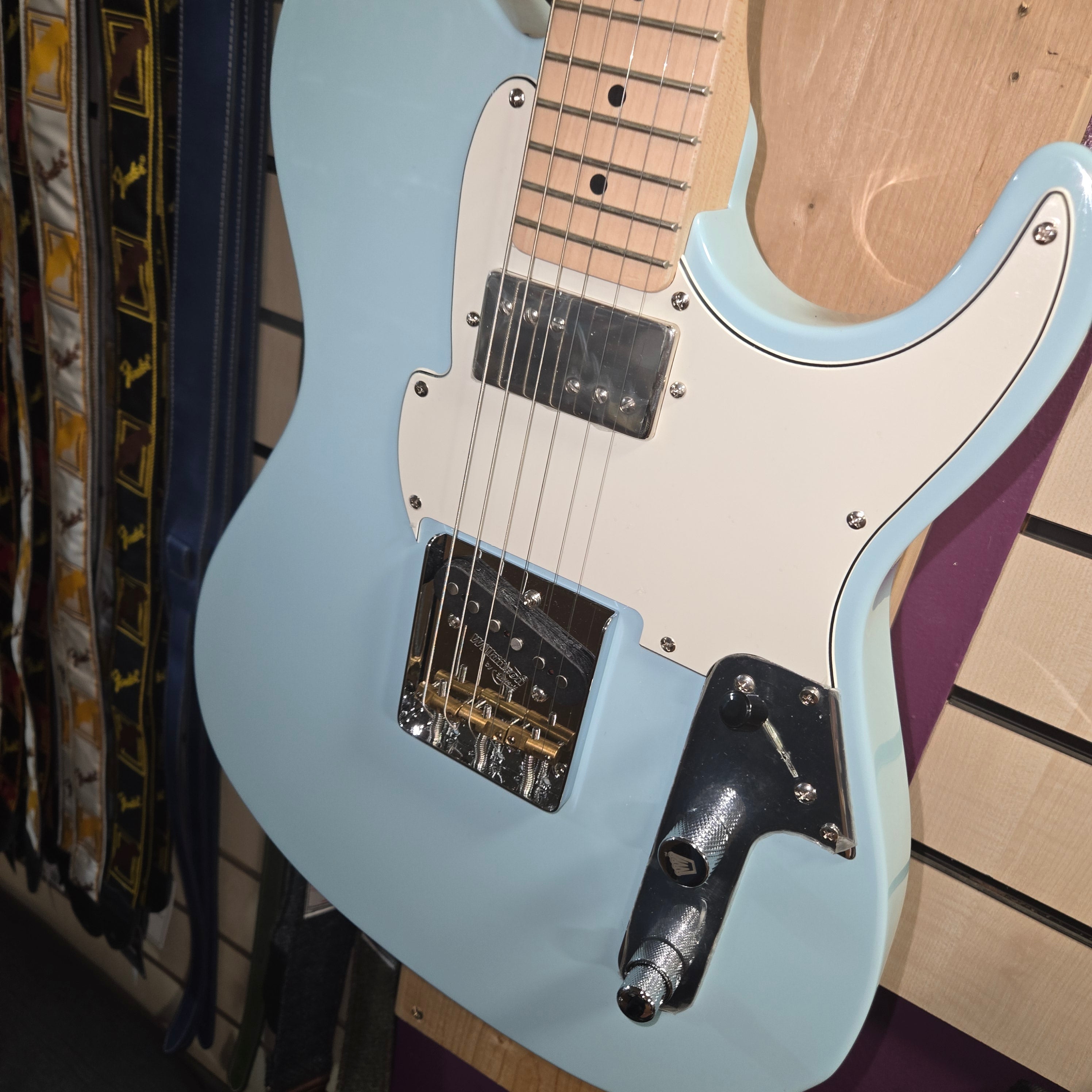 Pre loved Fret king FKV2CLB