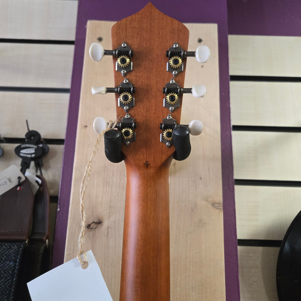 Vintage VRA900EA The Raven