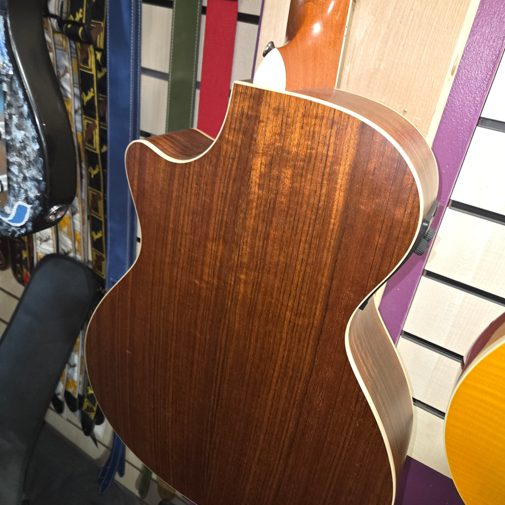 Pre loved Taylor 412-CE