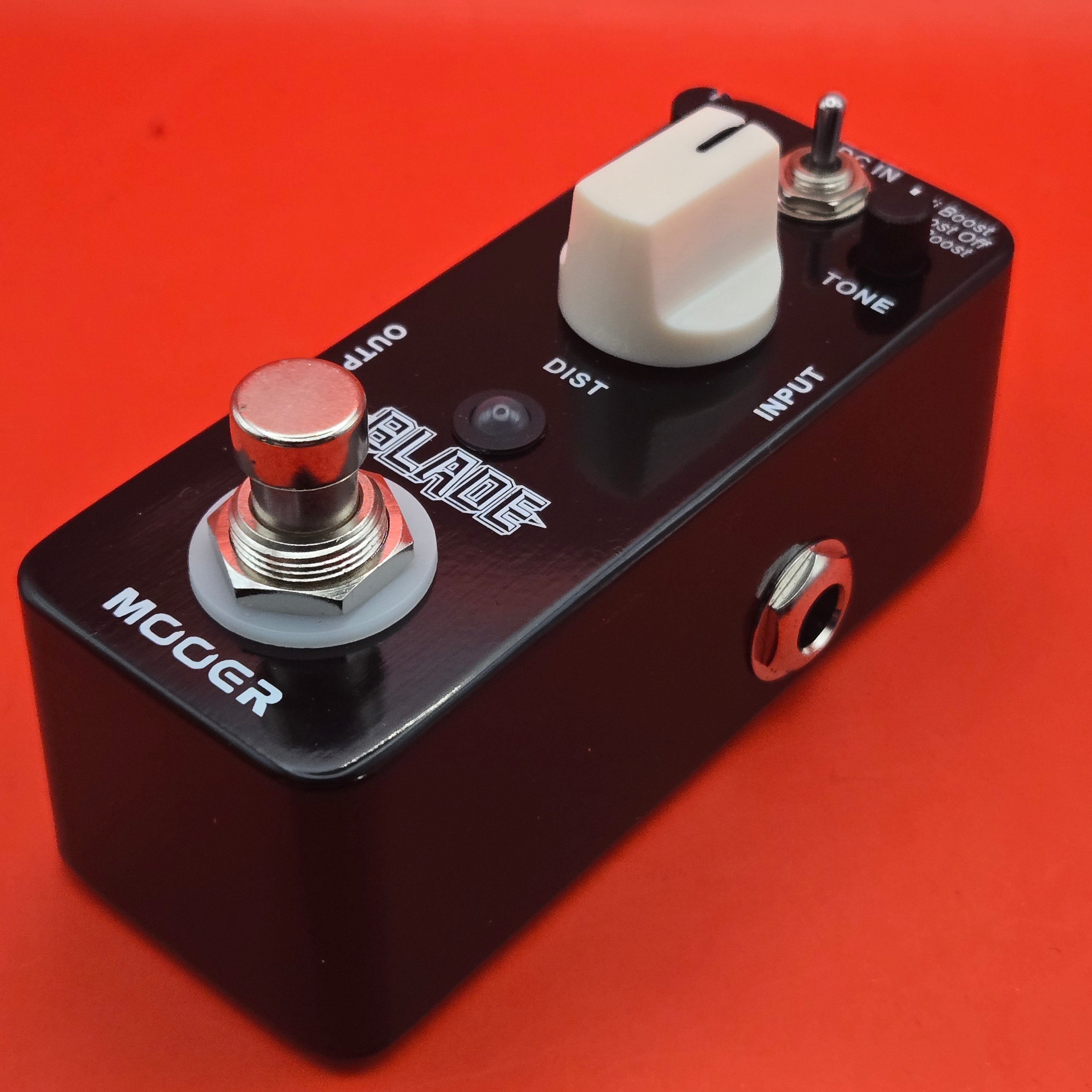 Mooer Blade Distortion pedal