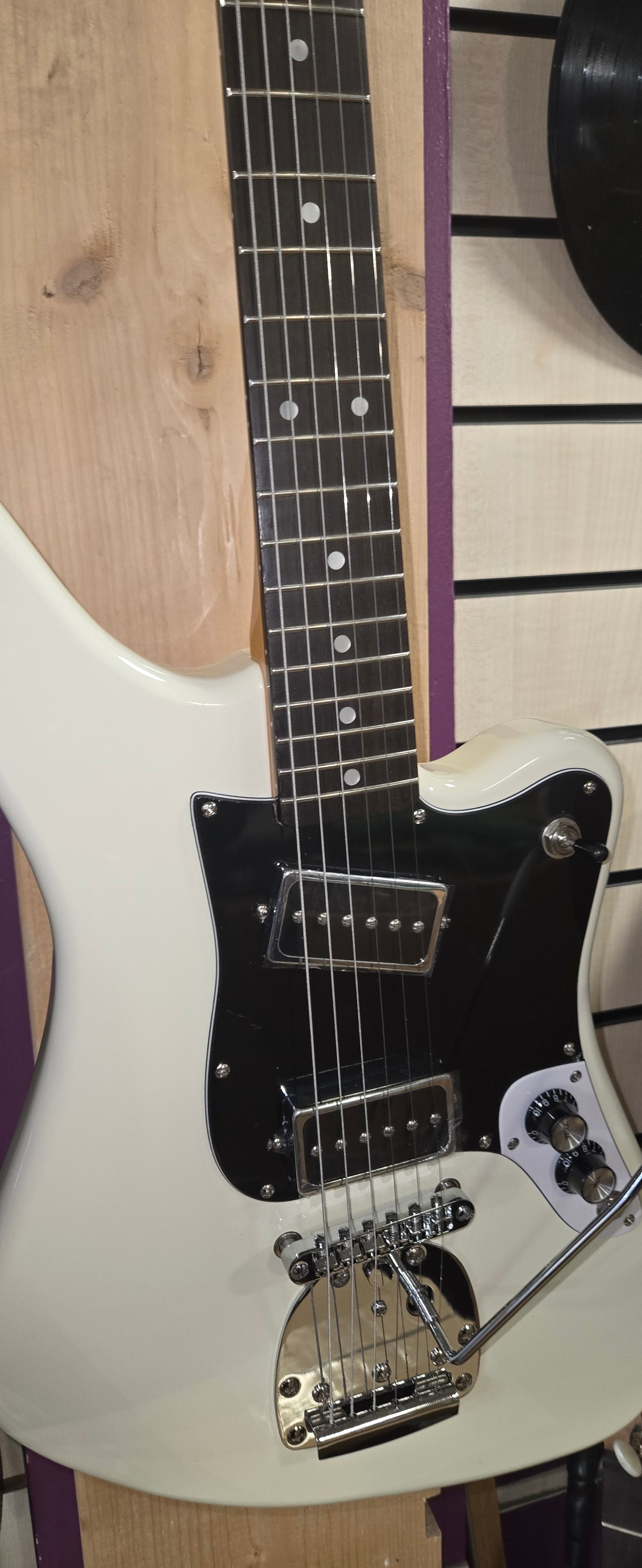 Aria Pro Retro 1532 VW