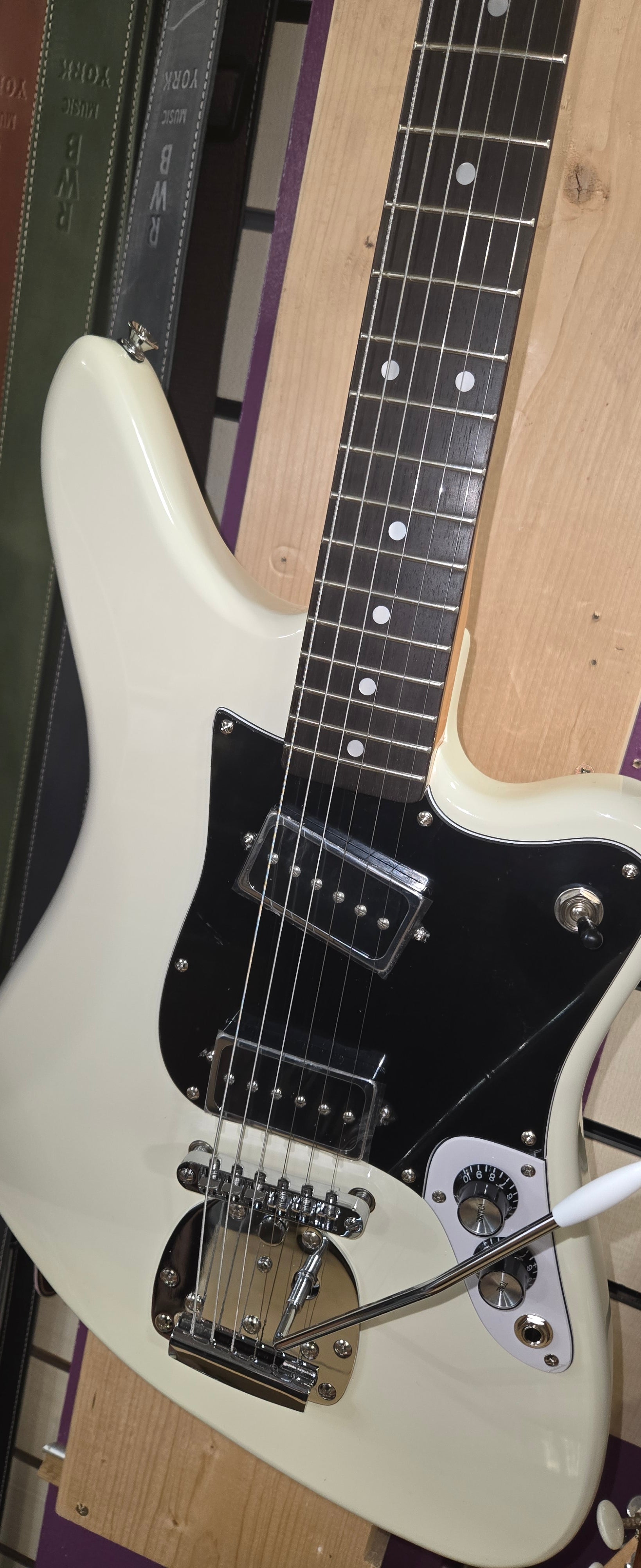 Aria Pro Retro 1532 VW