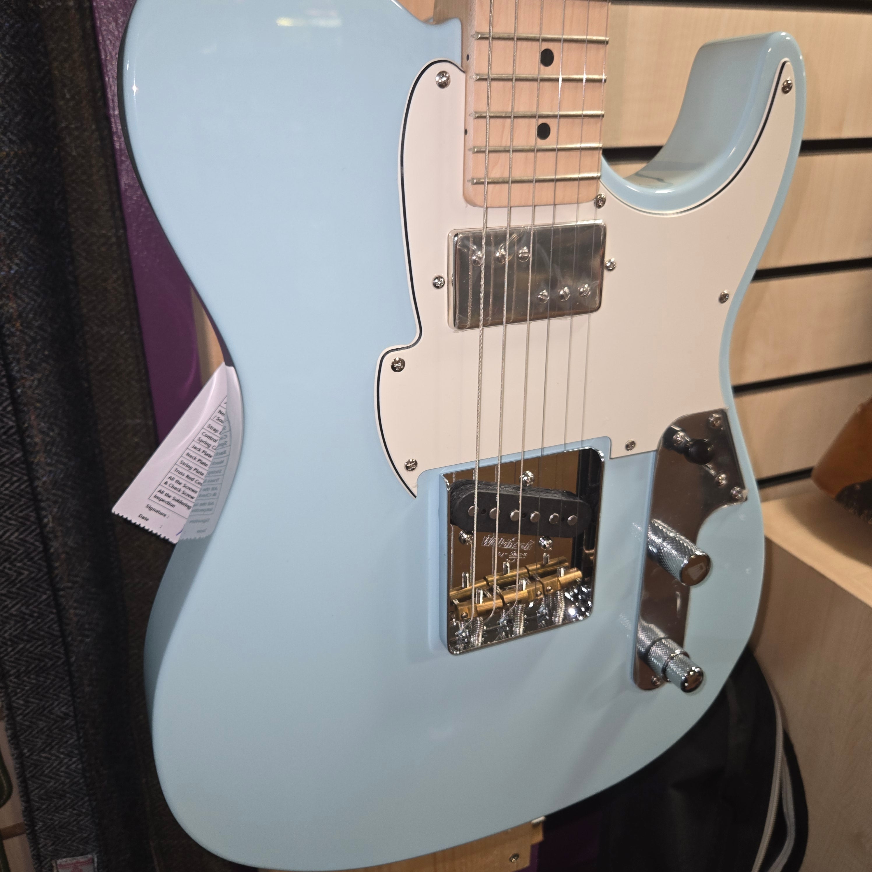 Pre loved Fret king FKV2CLB