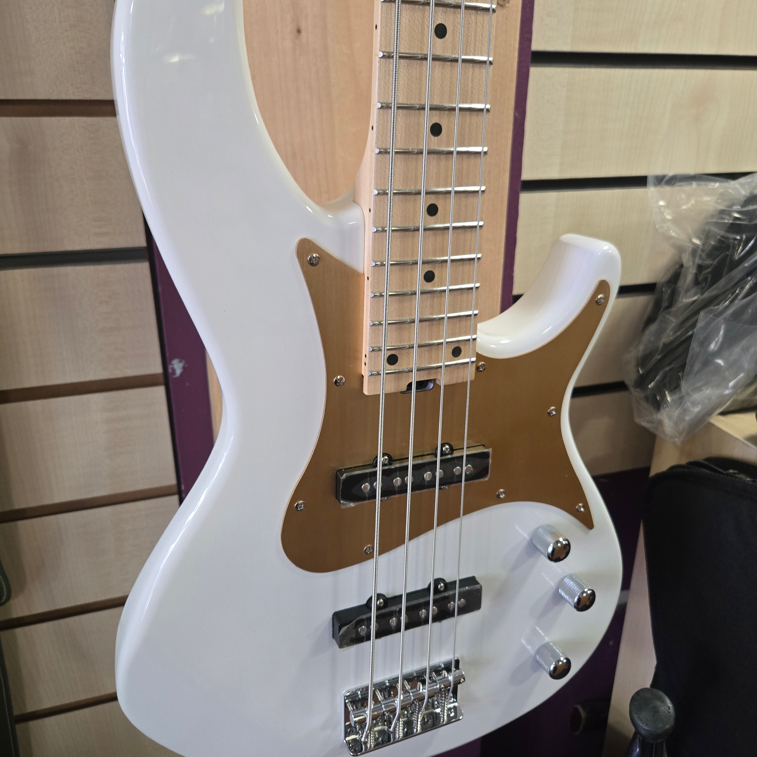 Aria Pro ii RSB 618/4 WH