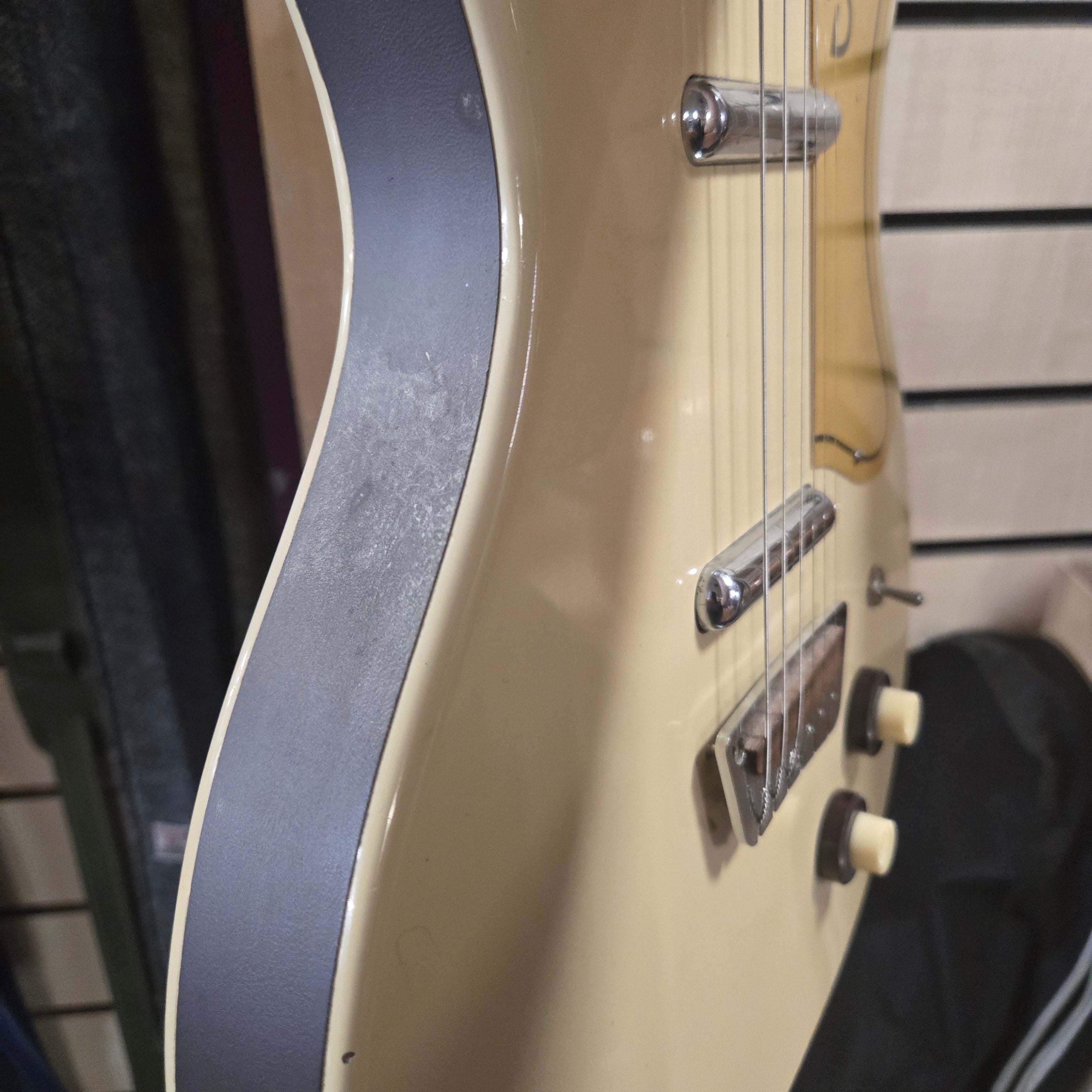 Pre loved Danelectro U2 56 REISSUE