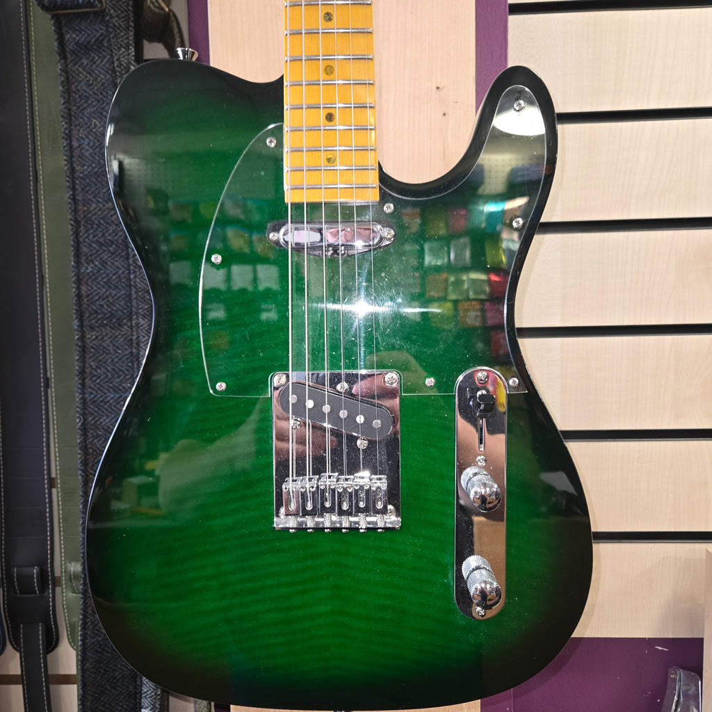 Pre loved Leo Jaymes guitar