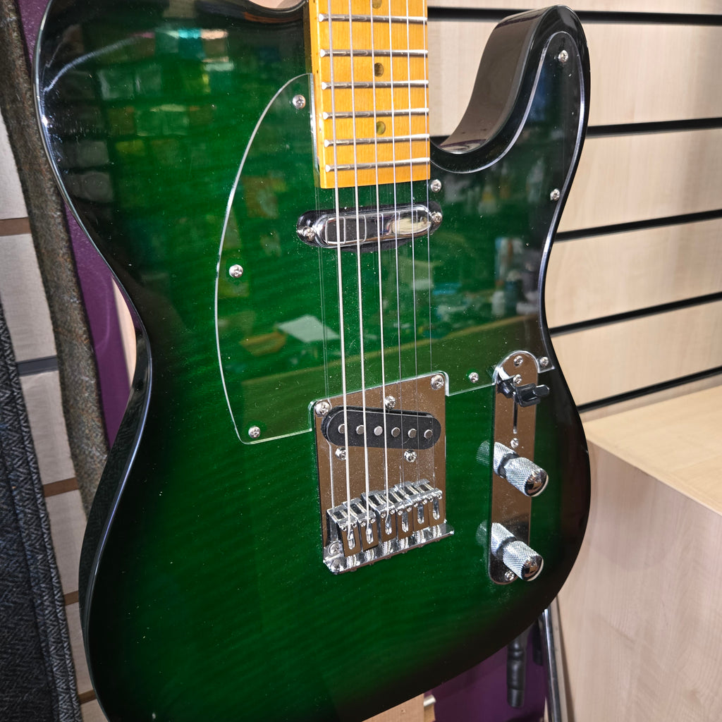 Pre loved Leo Jaymes guitar