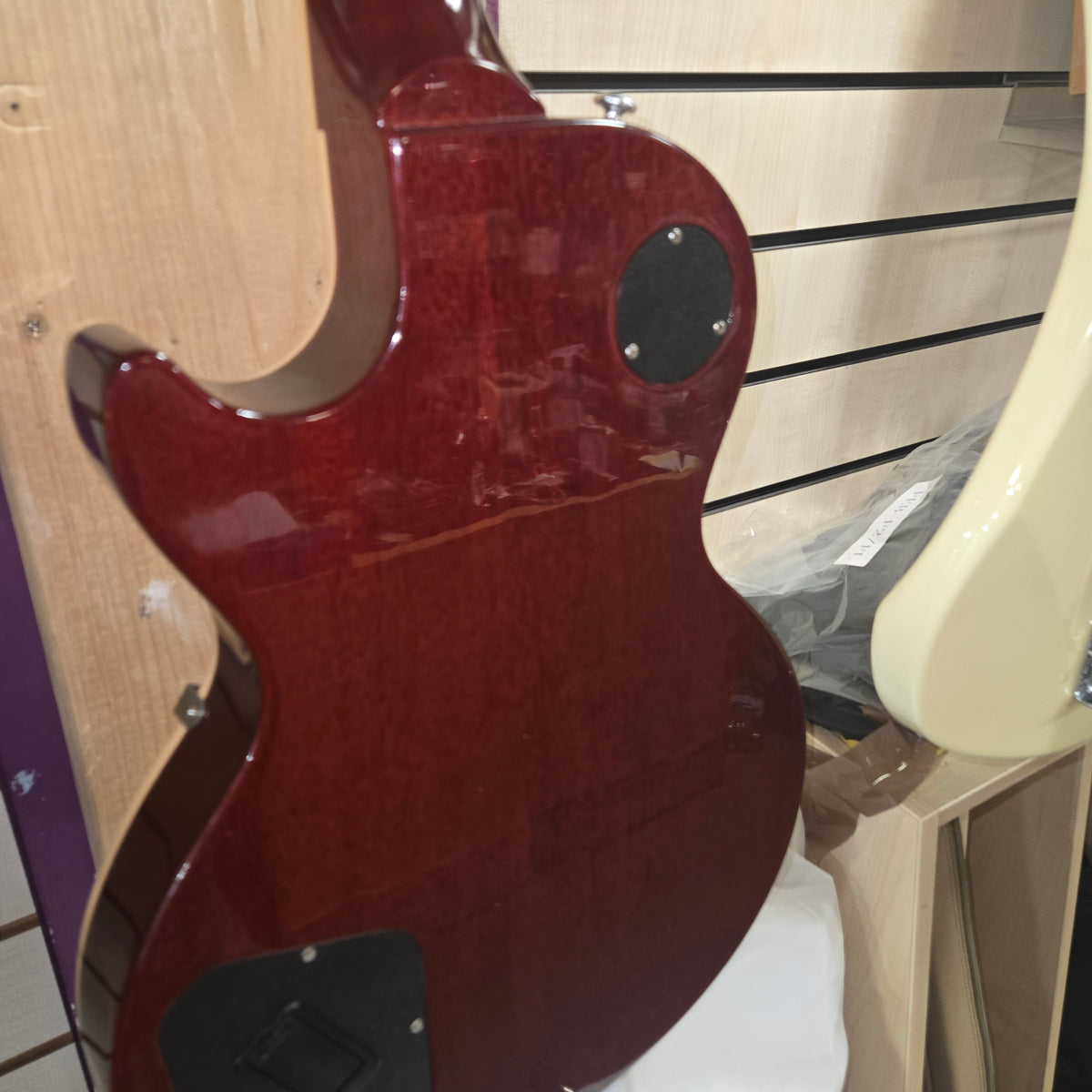 Pre loved Gibson Les Paul Deluxe 2015
