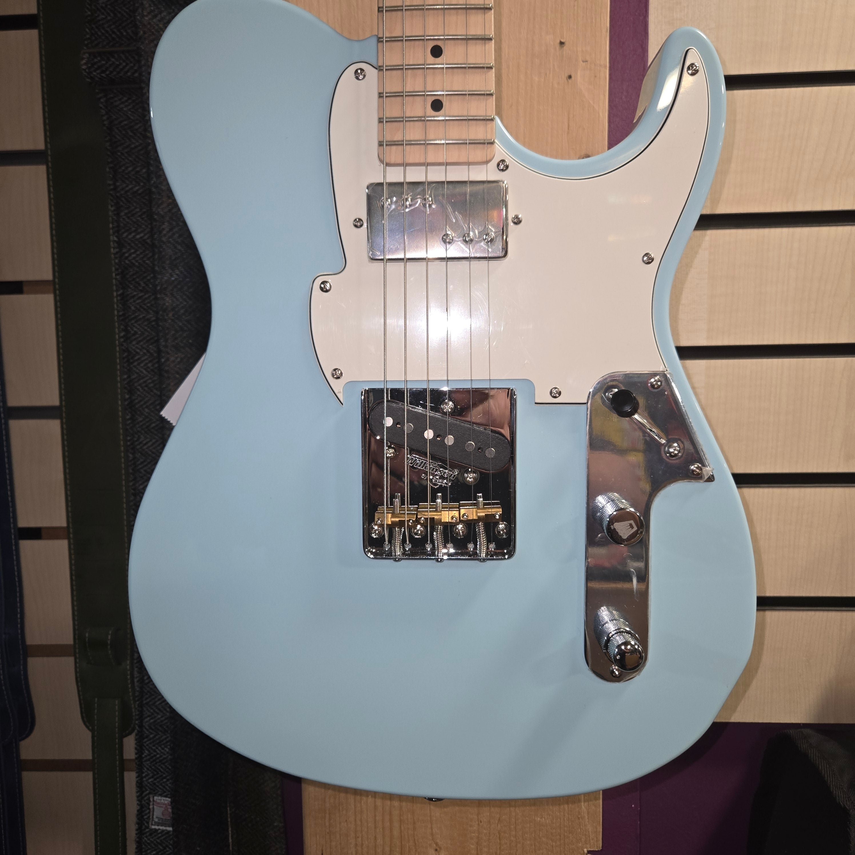 Pre loved Fret king FKV2CLB
