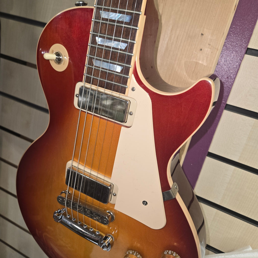 Pre loved Gibson Les Paul Deluxe 2015
