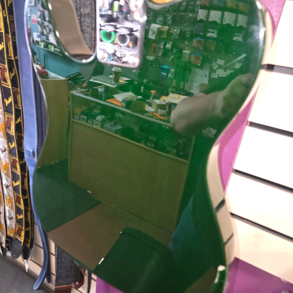 Pre loved Leo Jaymes guitar