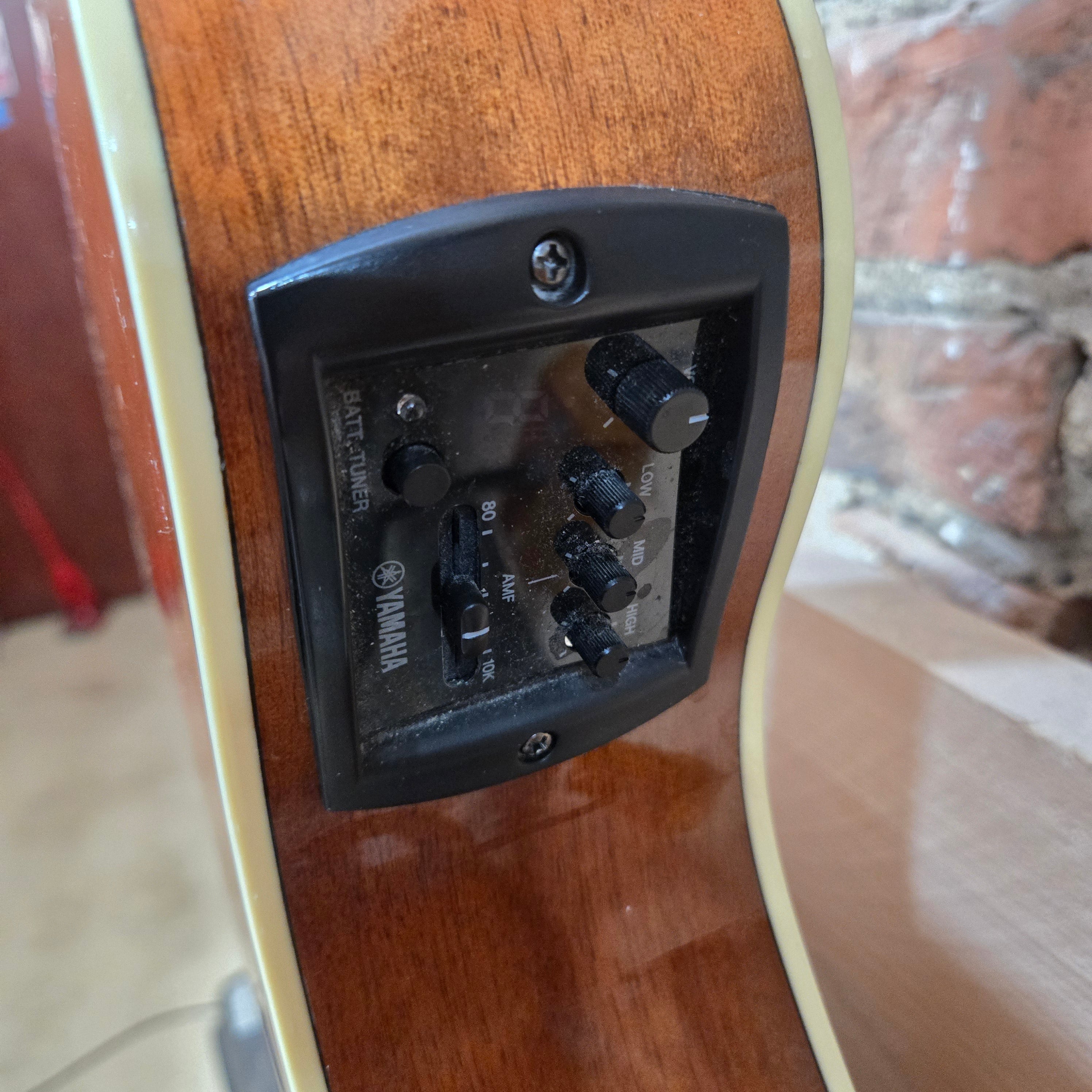 Pre loved Yamaha  APX500iii